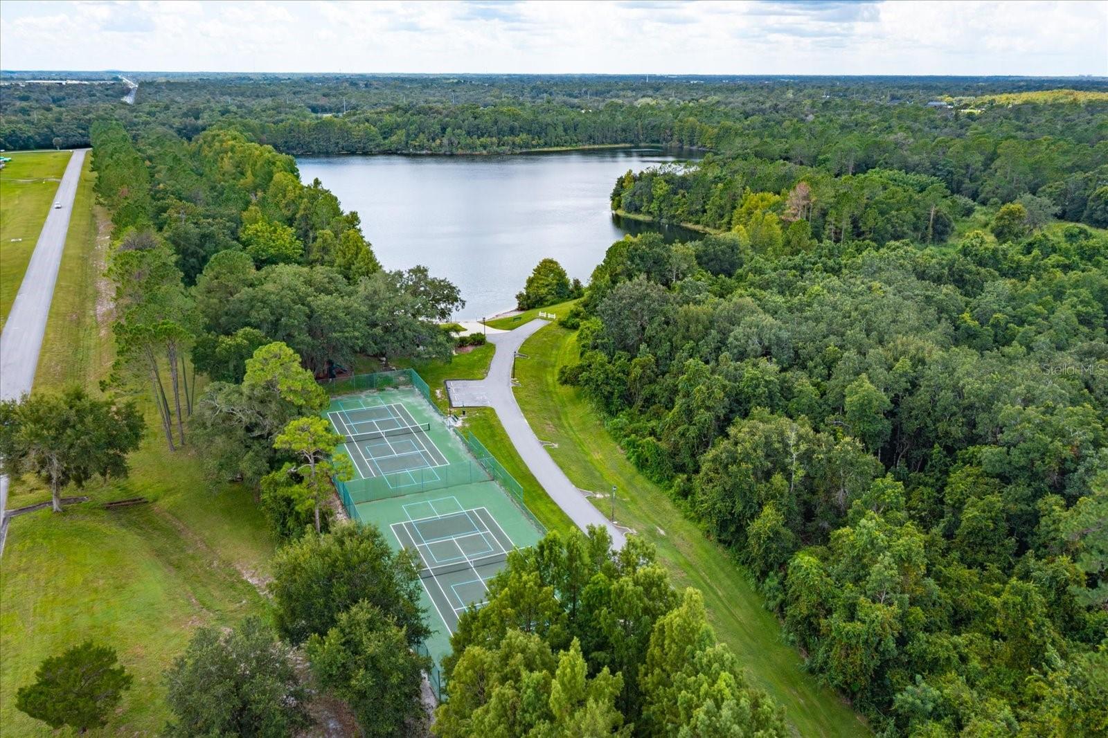2898 Oak Bluff Way, FL