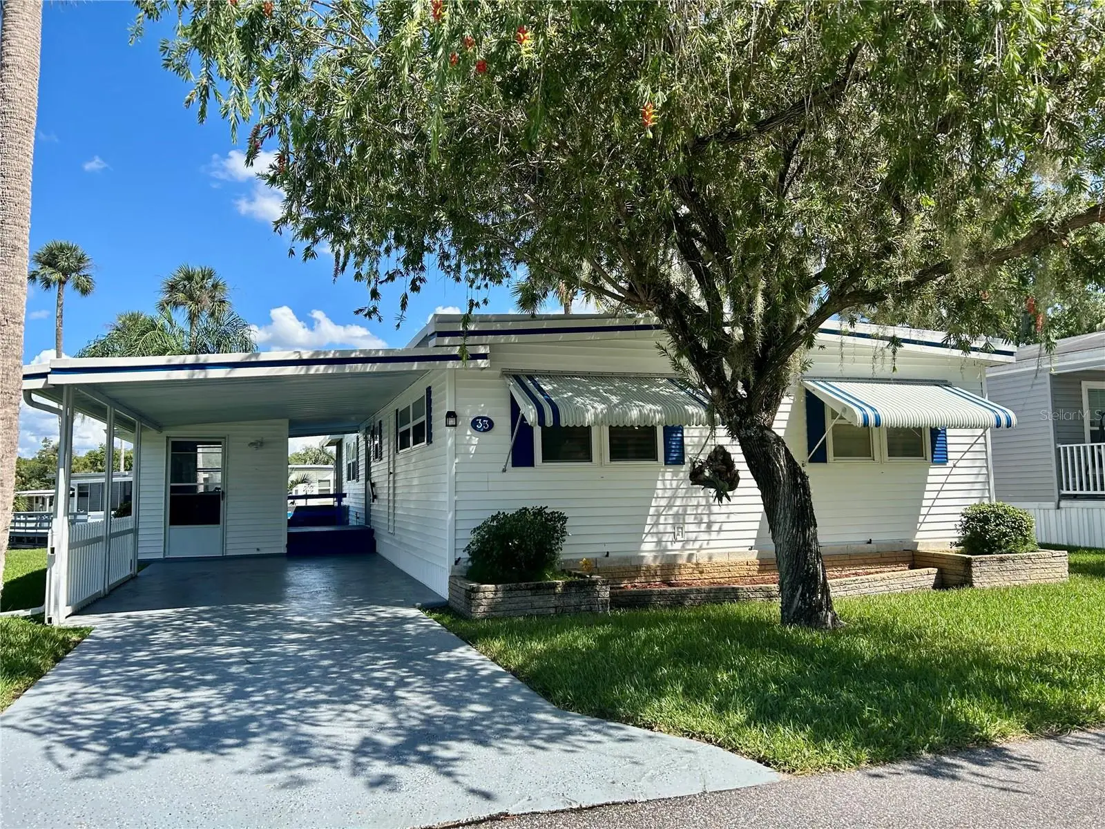 33 Cocos Plumosa Drive, FL