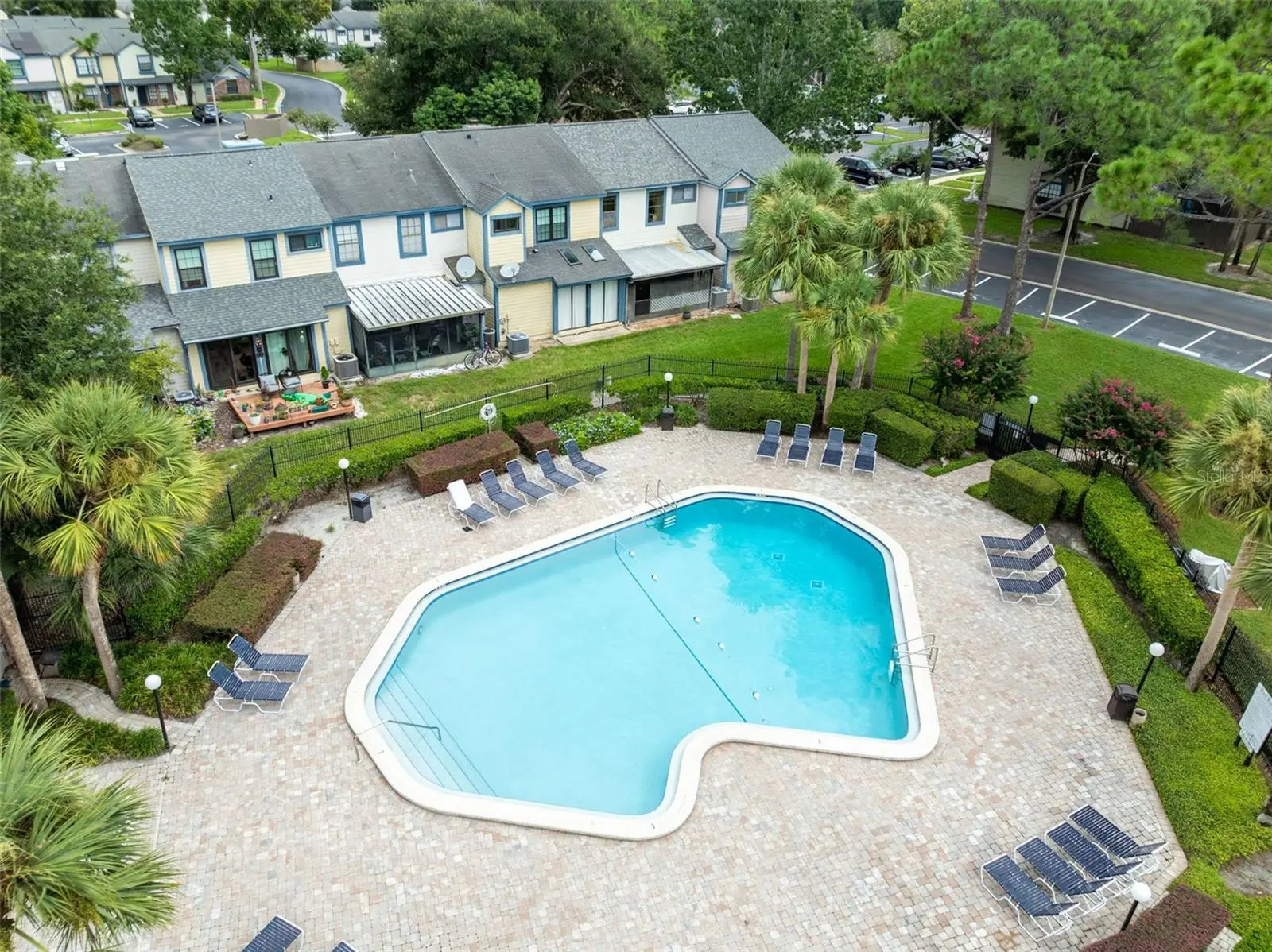910 Commonwealth Court, FL