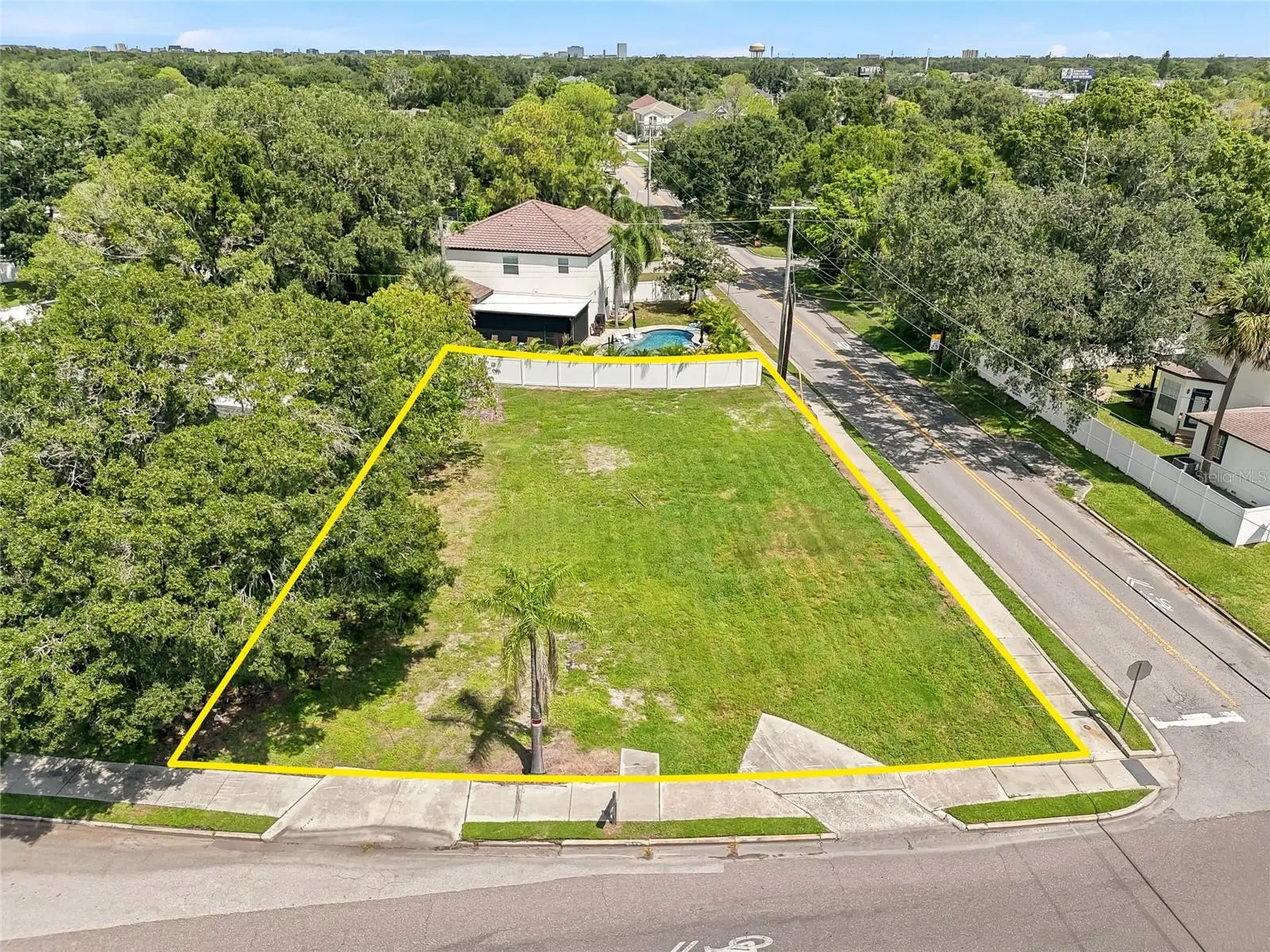 3622 Tampa Circle, FL