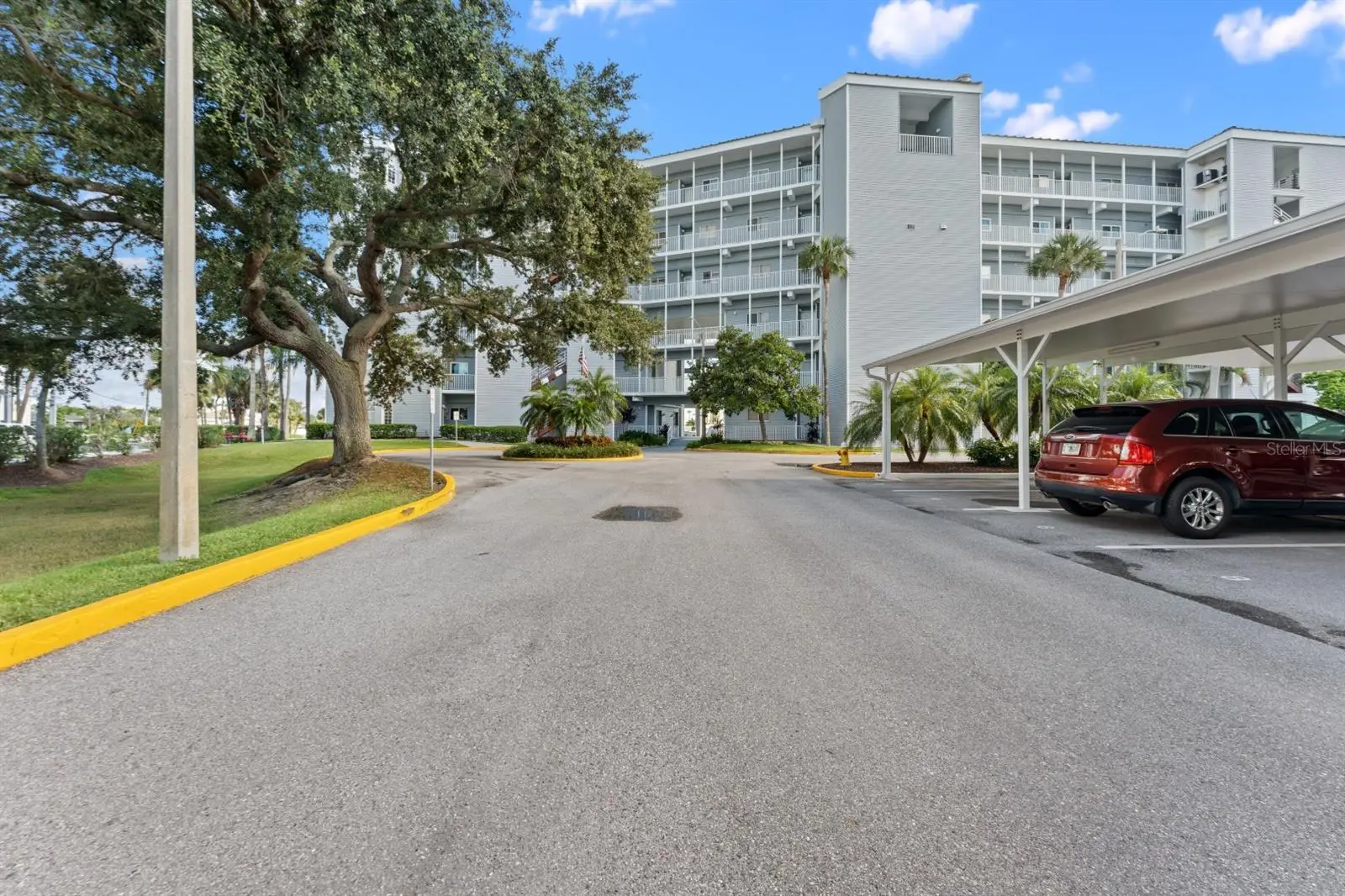 610 Island Way, FL