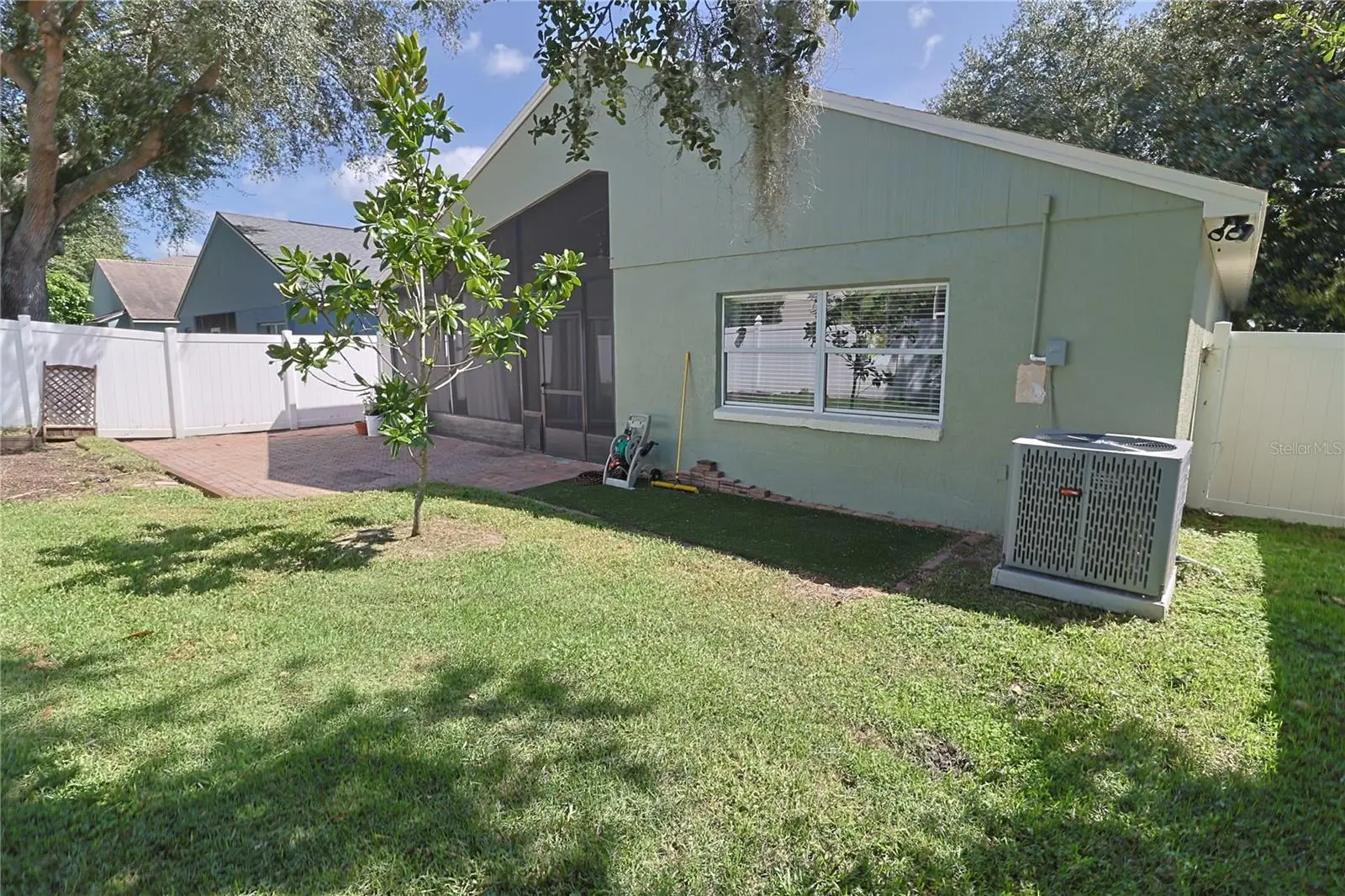 528 Royal Tree Lane, FL