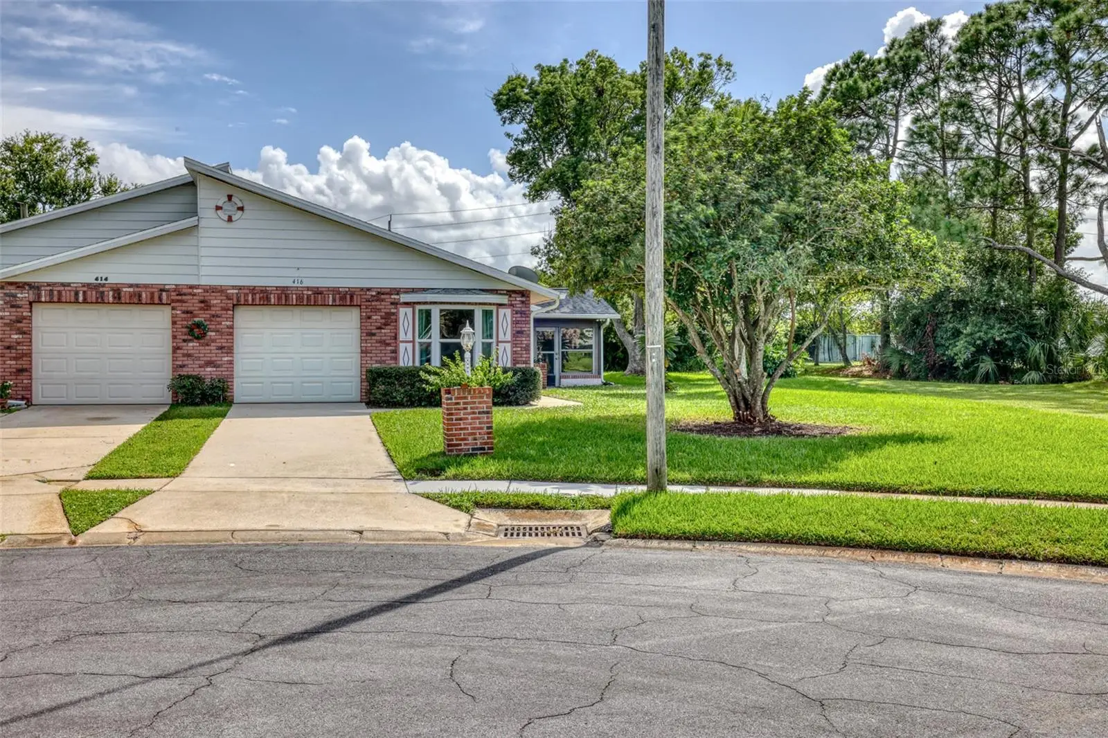 416 Village Court, FL