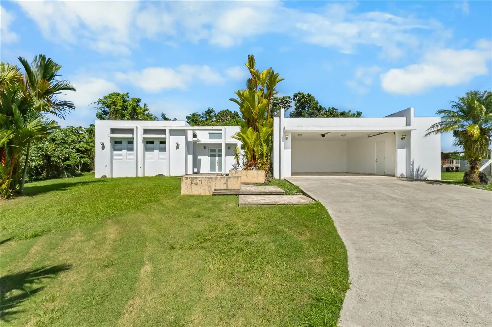 908 Los Tres Puntos, PR