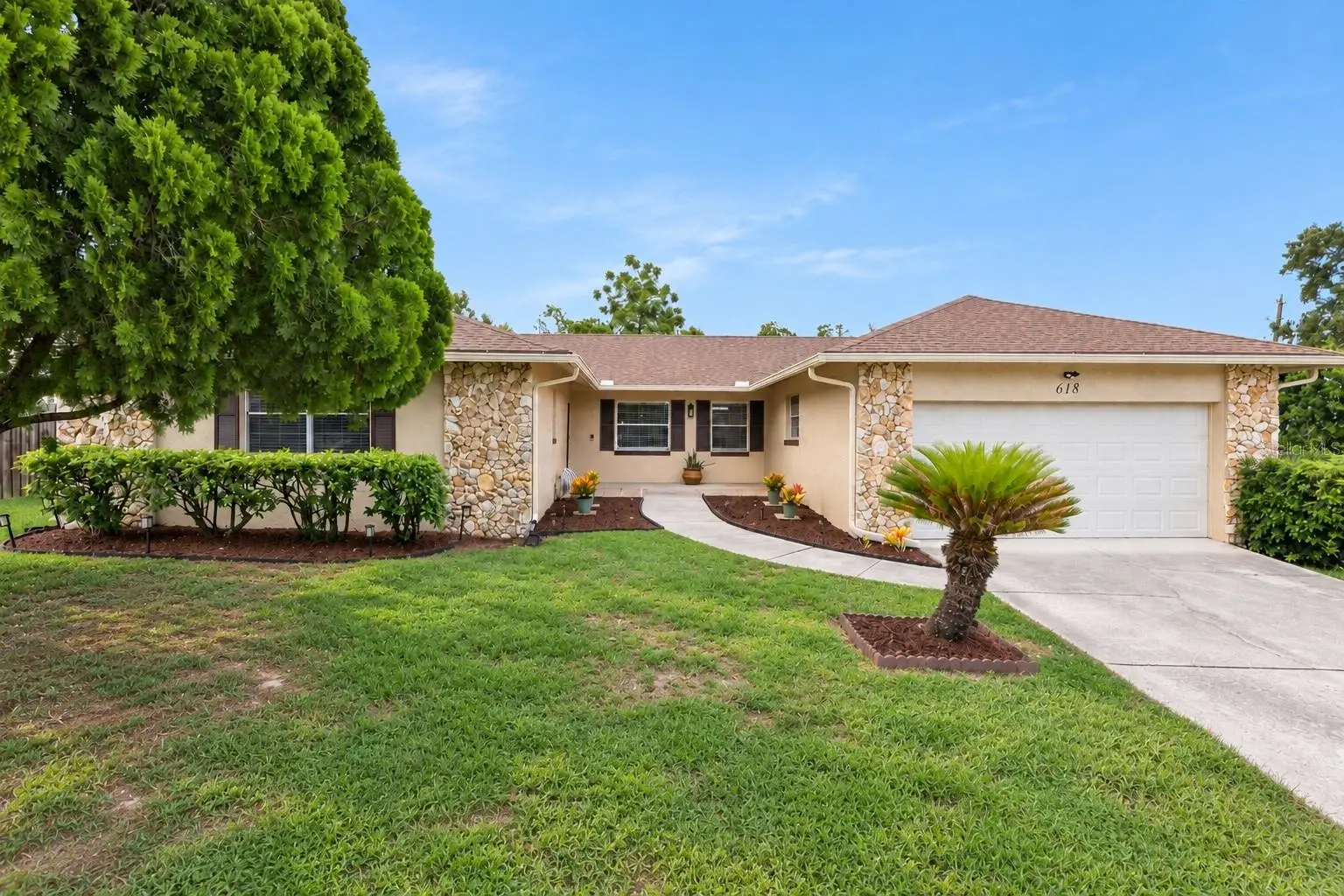618 Hattaway Drive, FL