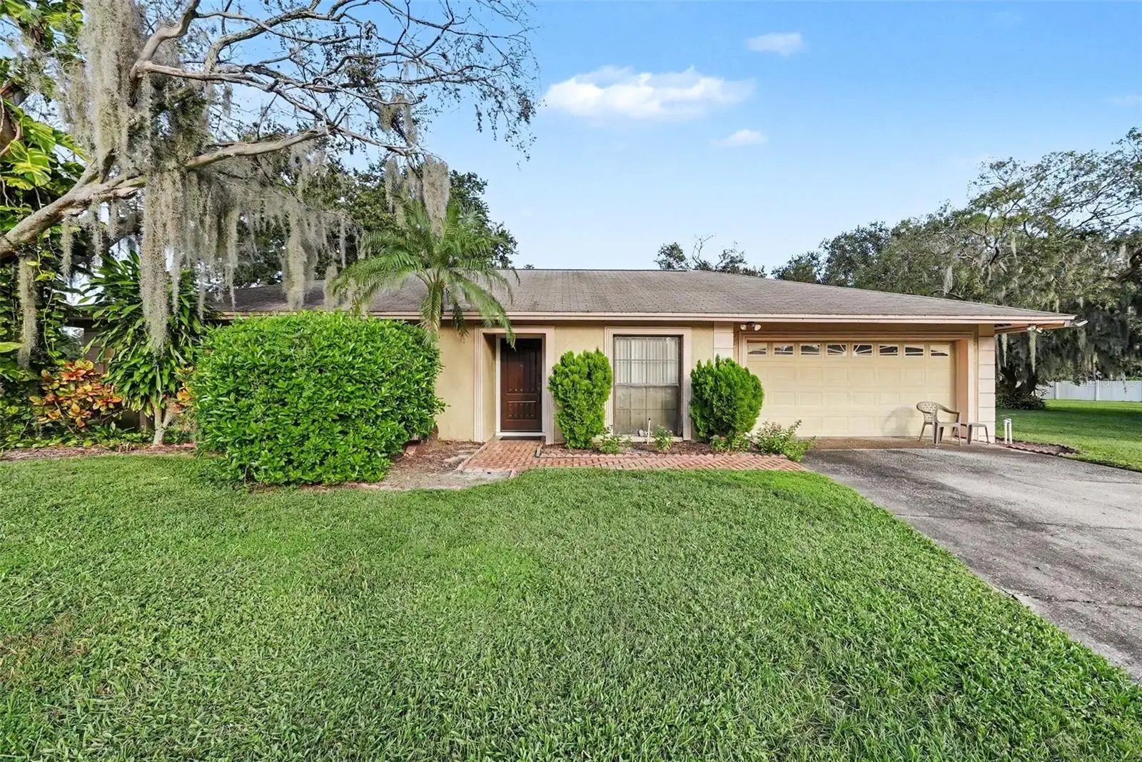 602 Speck Court, FL