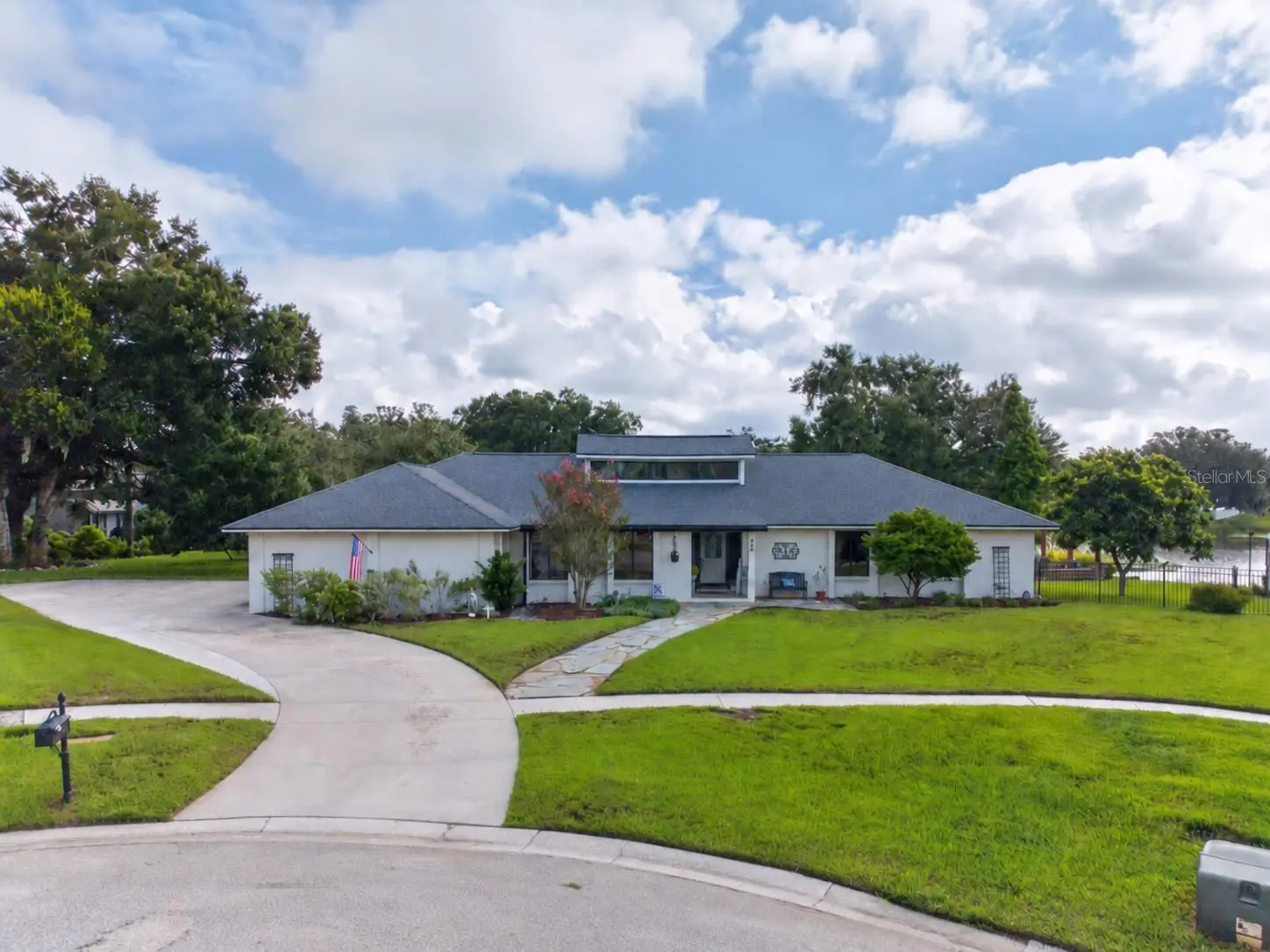 906 Retriever Avenue, FL