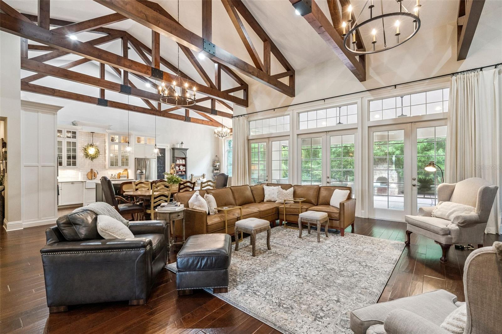 590 Broadoak Loop, FL