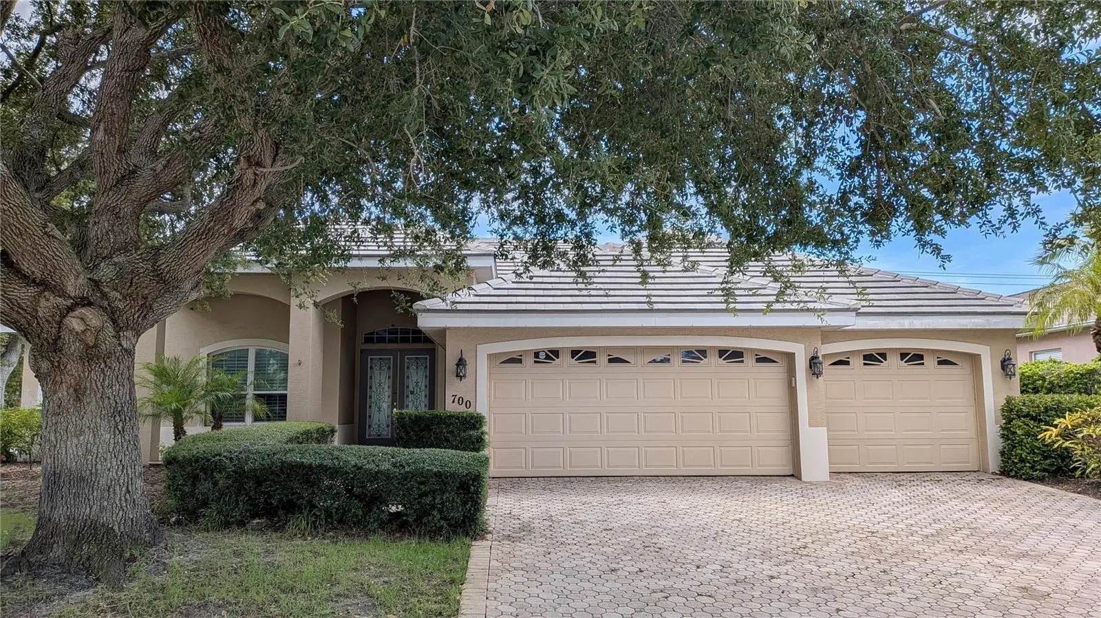 700 Shadow Bay Way, FL