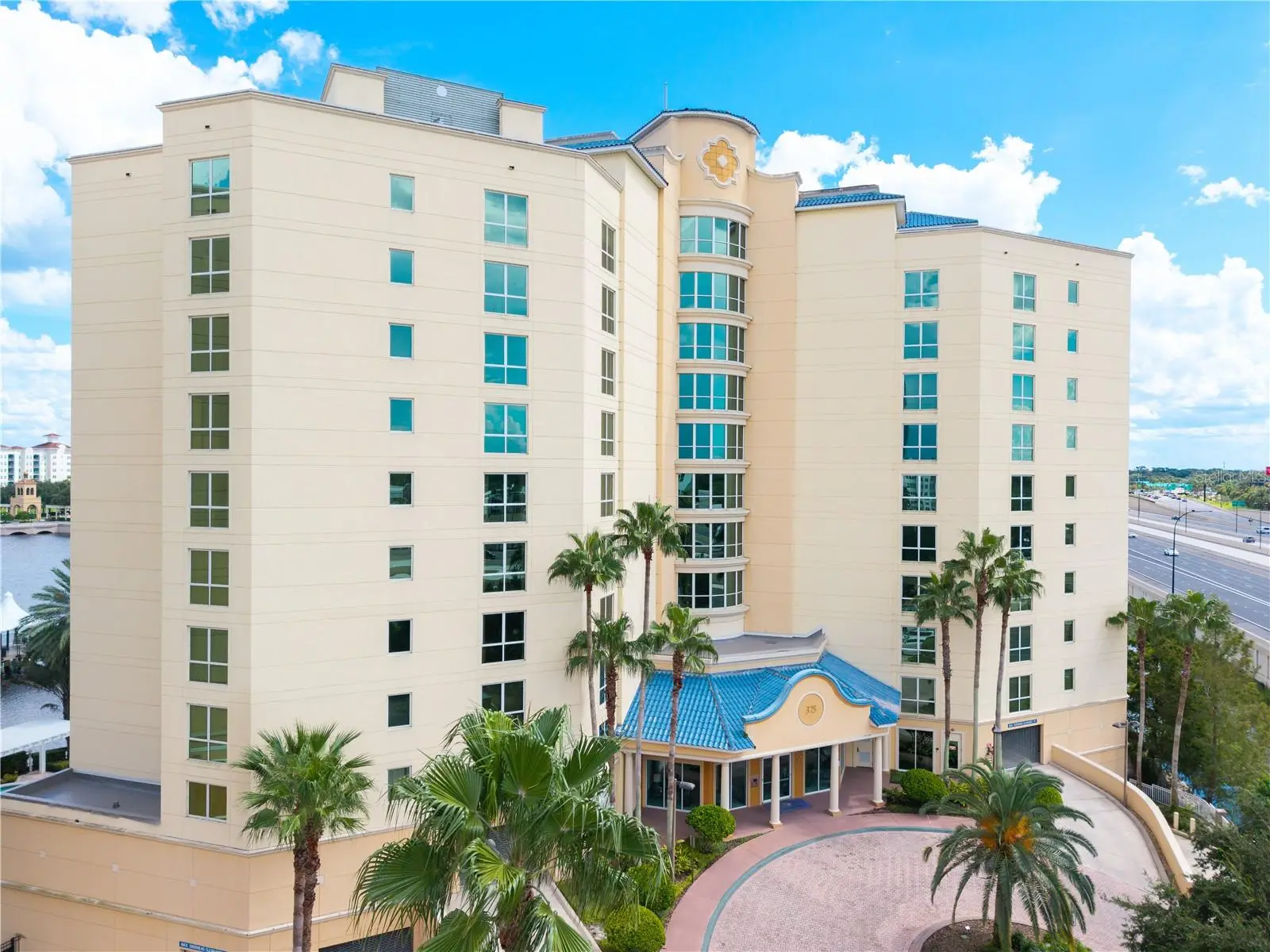 375 Emerson Plaza, FL