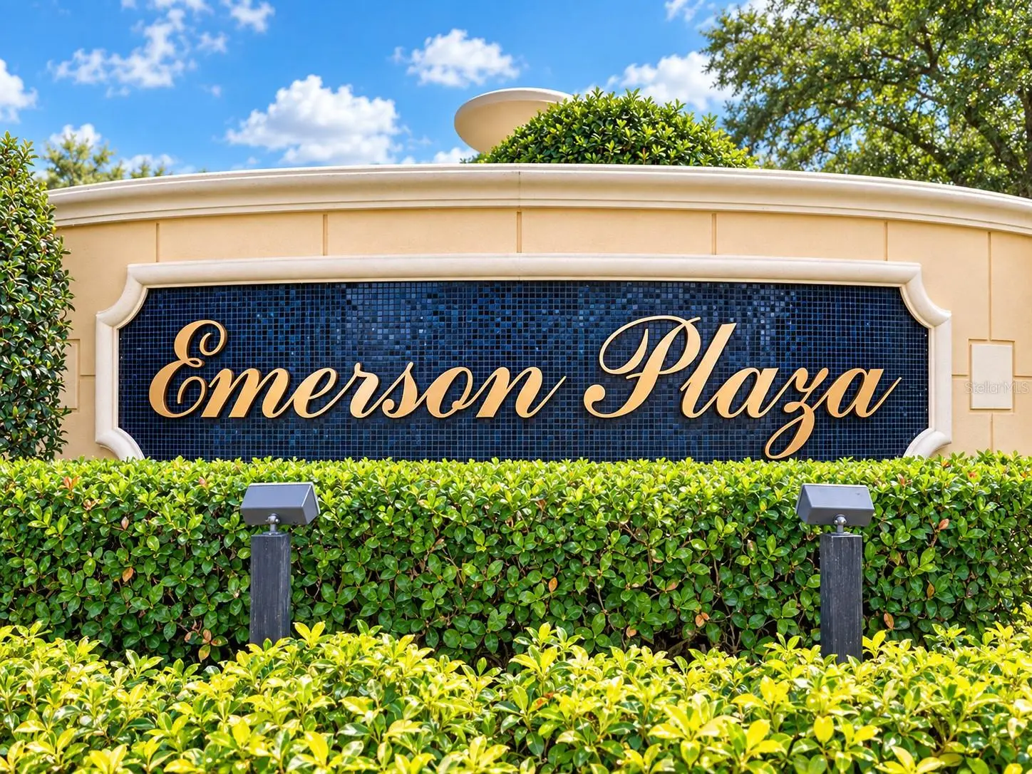 375 Emerson Plaza, FL