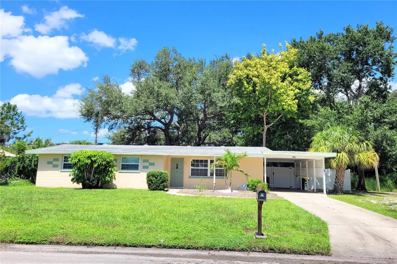 2975 Louise Street, FL
