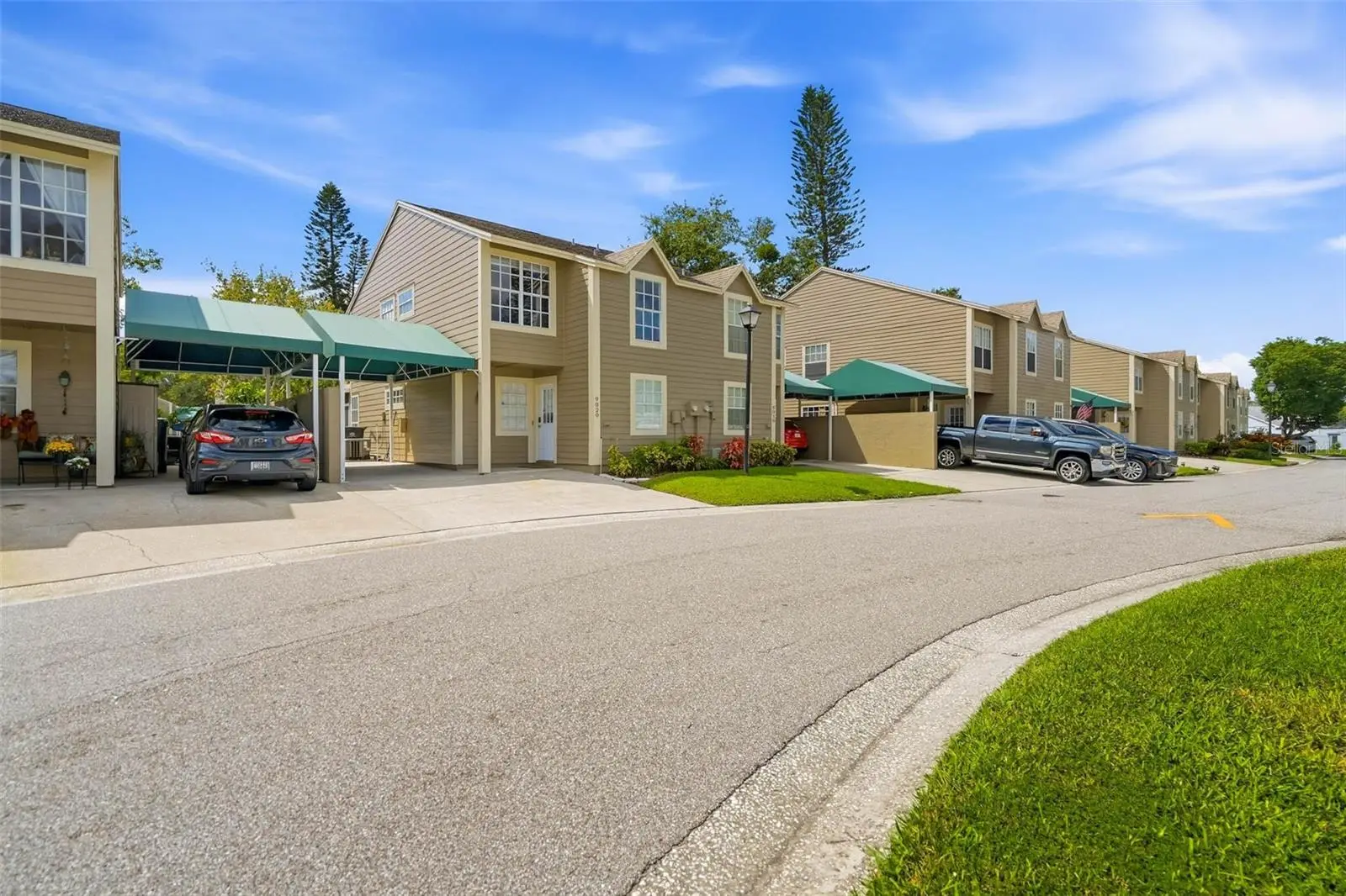 9020 Lake Place Lane, FL