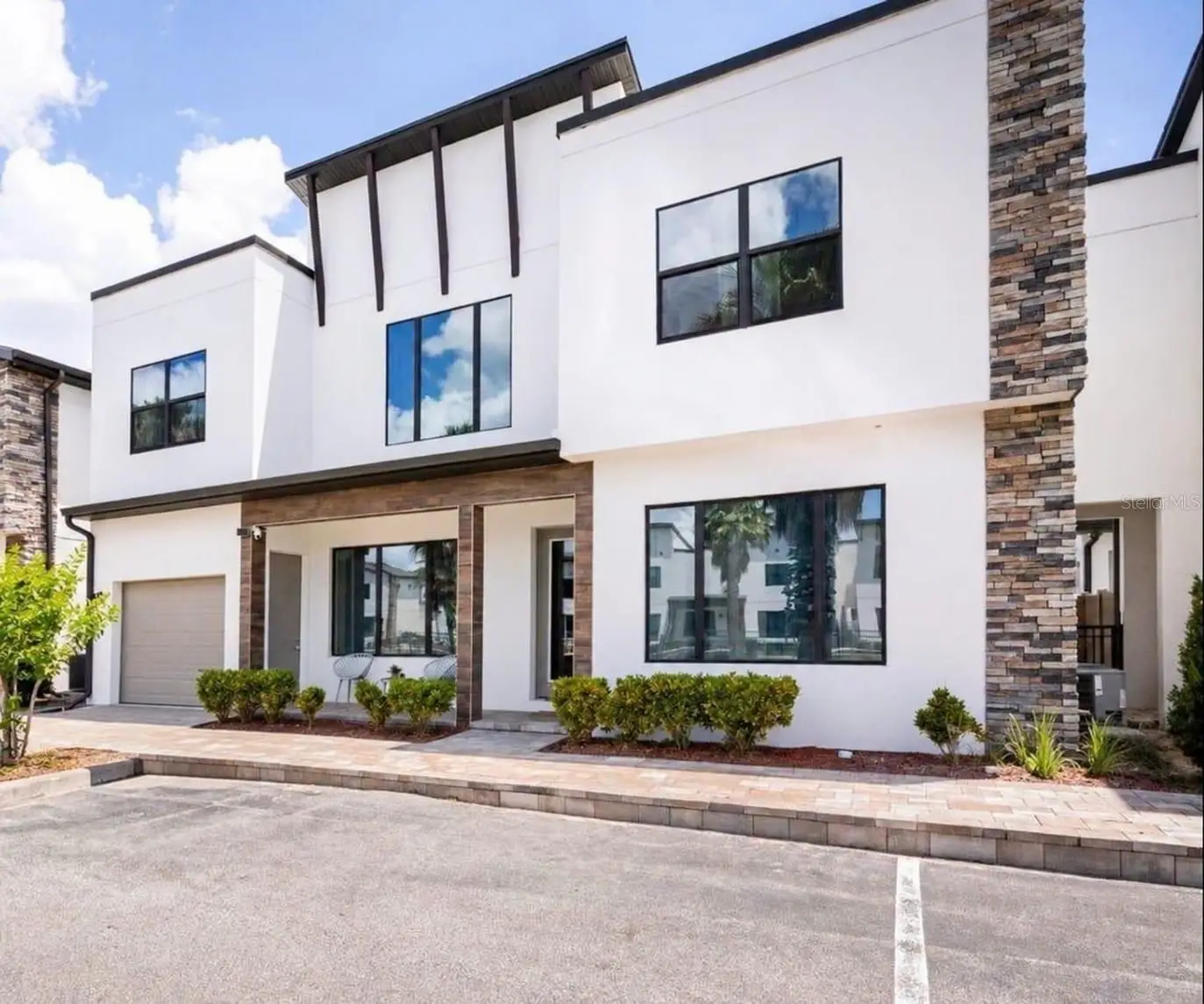 320 Villa Domani Court, FL