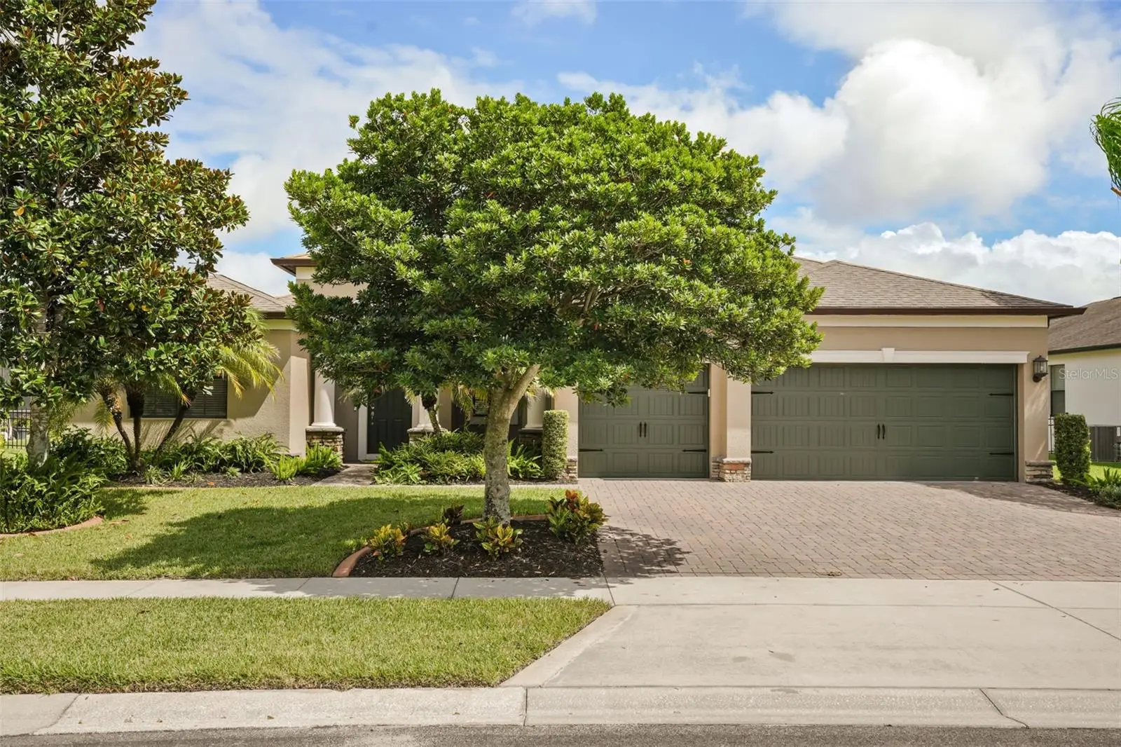 2841 Autumn Breeze Way, FL