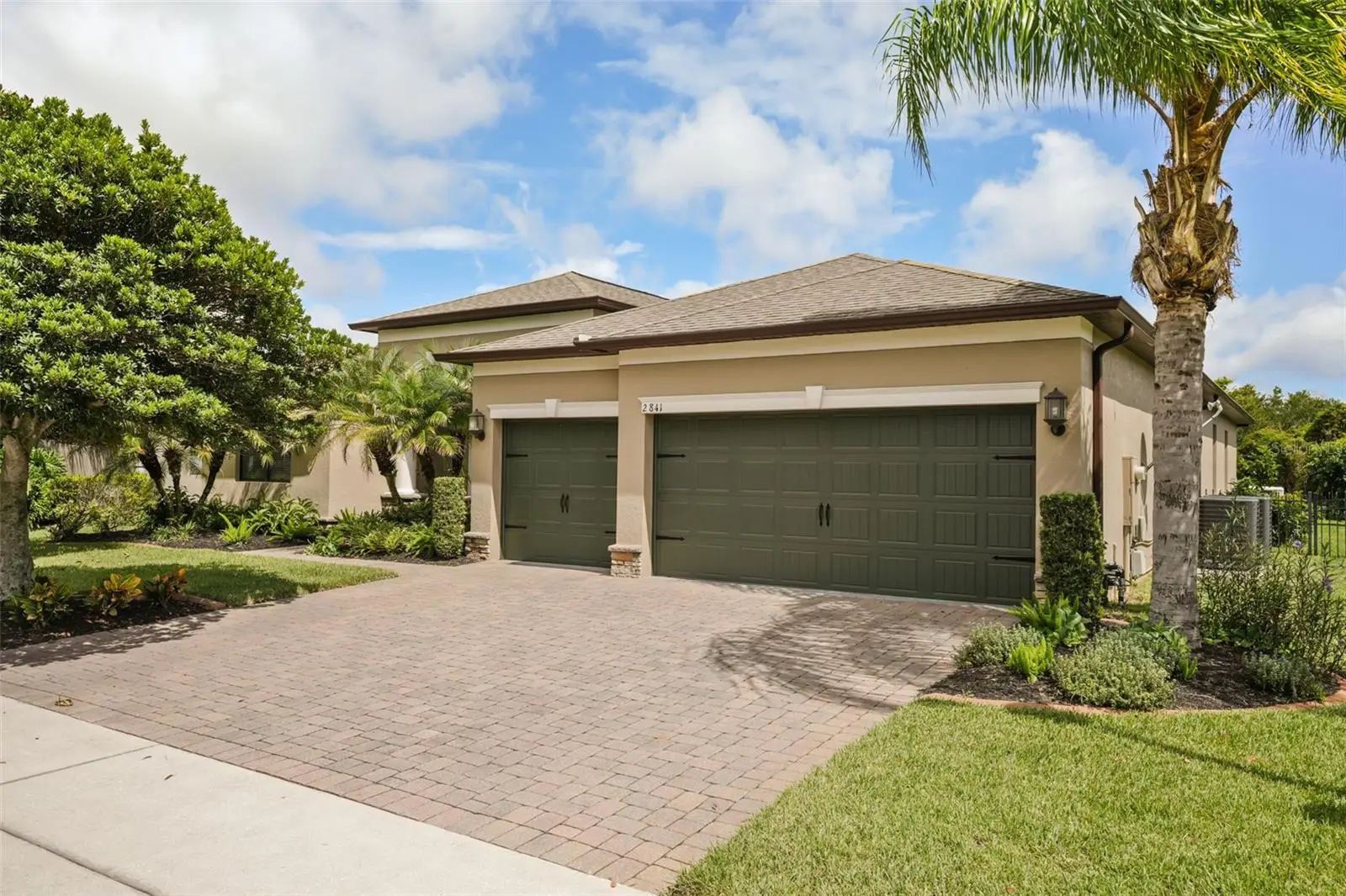 2841 Autumn Breeze Way, FL