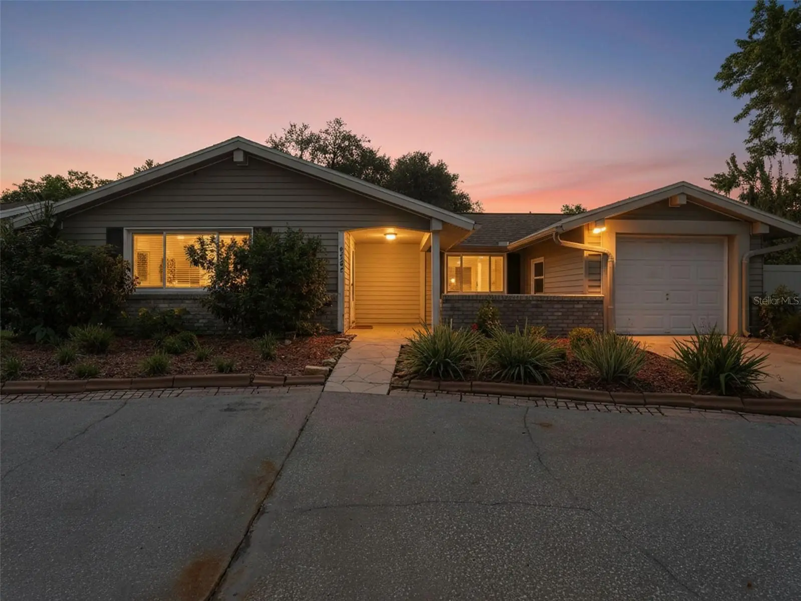 8502 Arrowhead Drive, FL