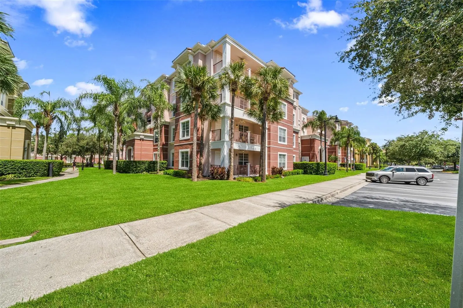 5037 Shoreway Loop, FL