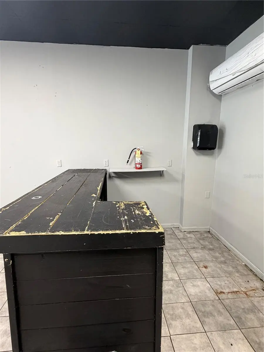 1509 Fortune Retail Court, FL