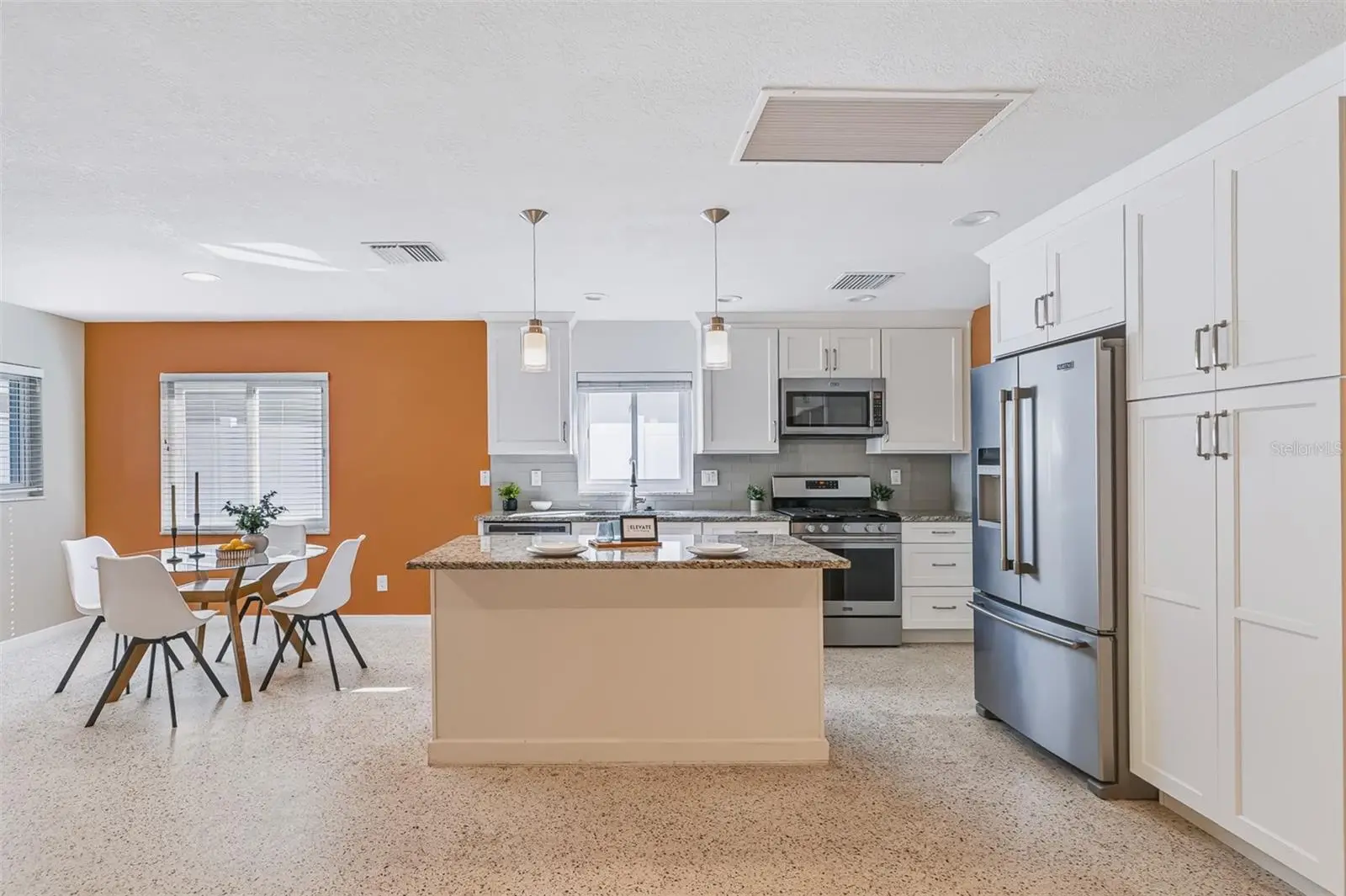624 Dunraven Drive, FL