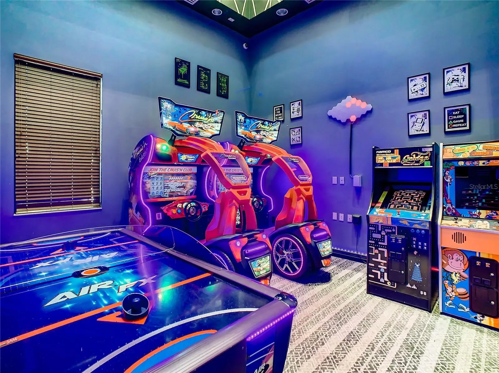 8879 Qin Loop, FL