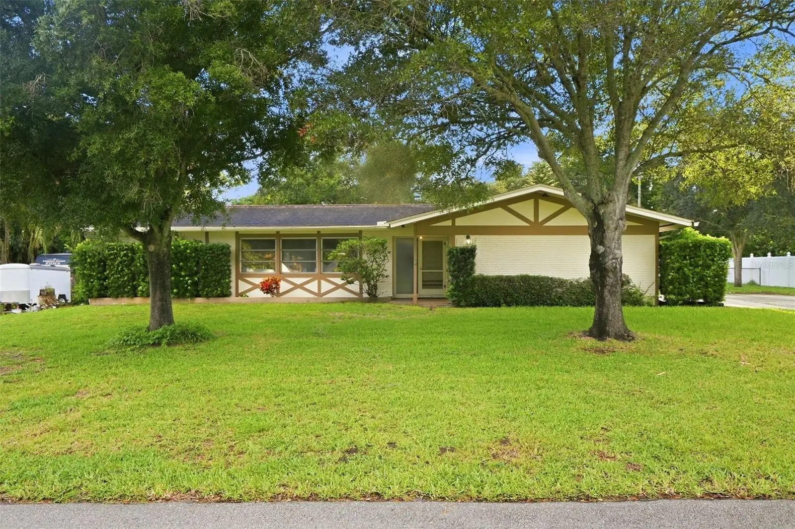 1514 Oakadia Drive, FL