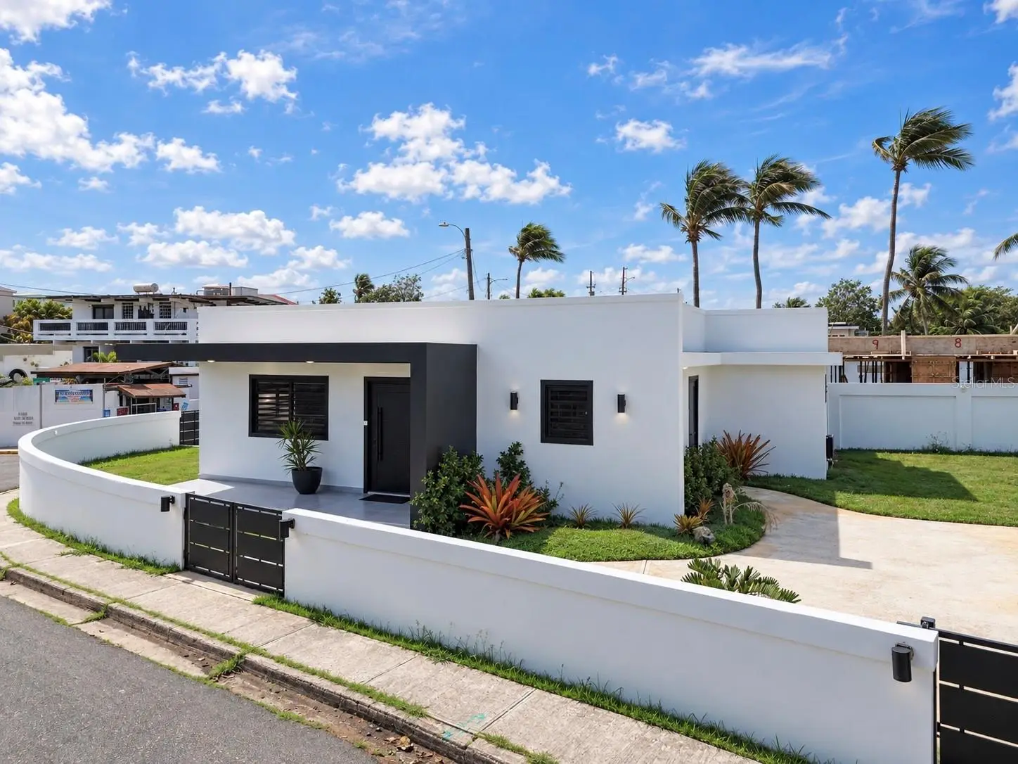 89b Calle Kennedy Bo. Mameyal, PR