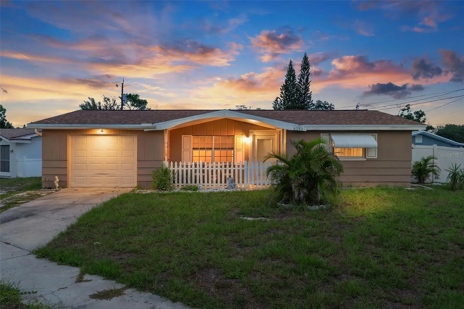 5253 Forest Hills Drive, FL