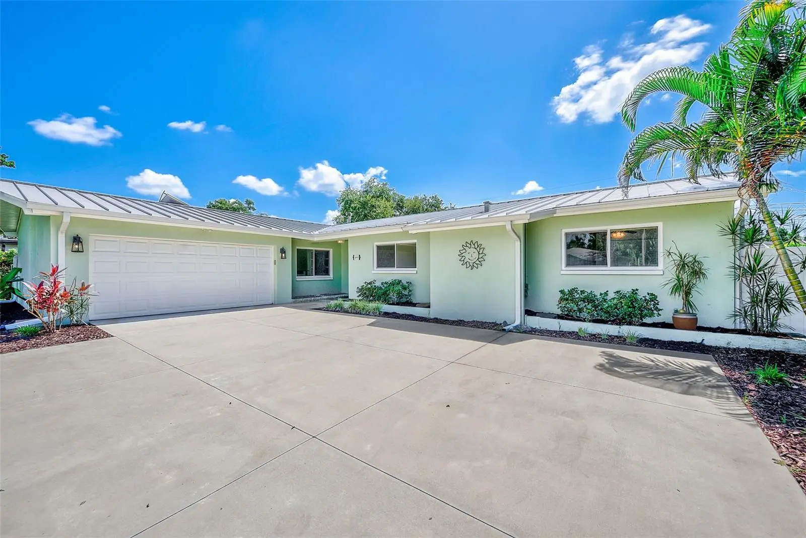 809 Jacaranda Drive, FL