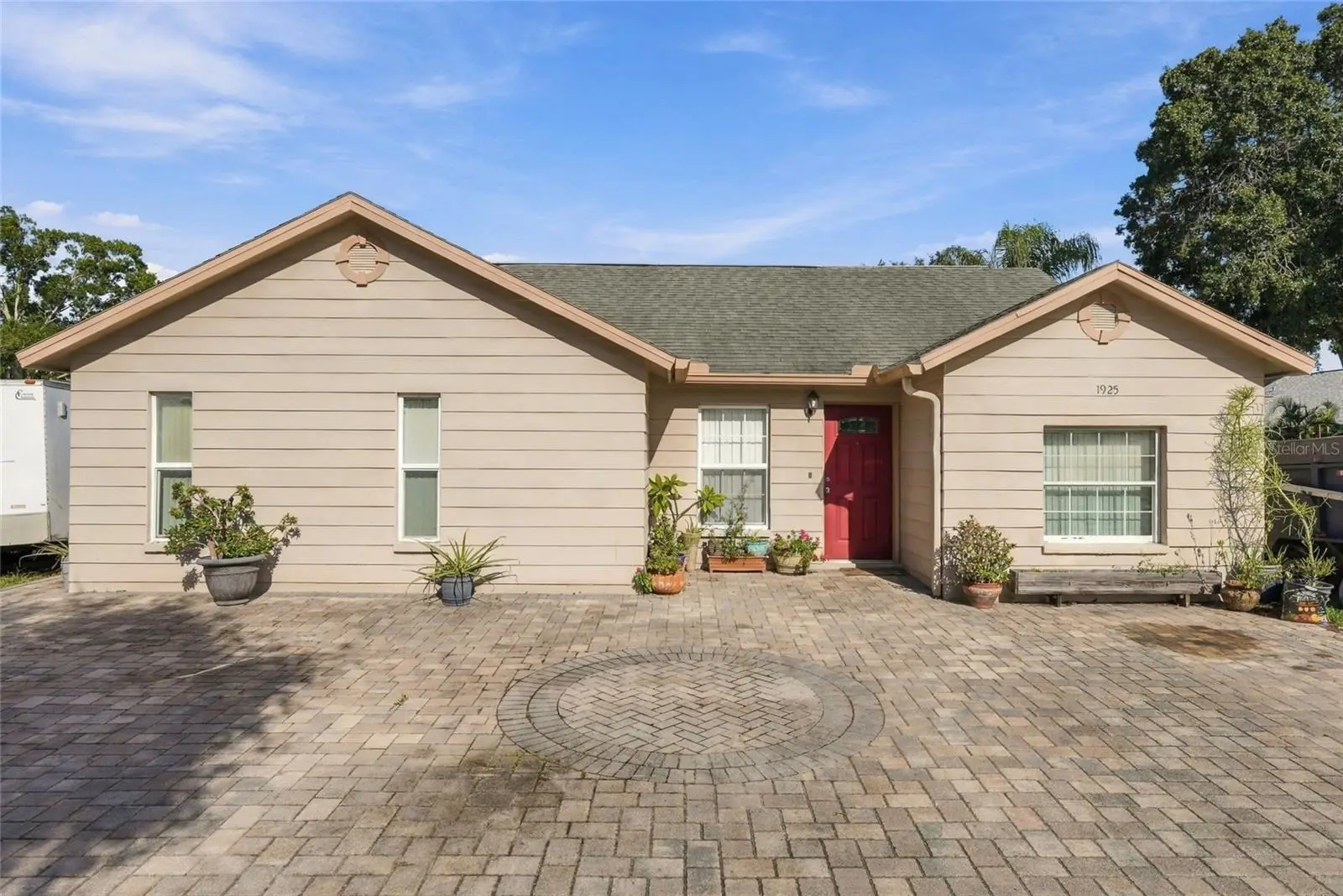 1925 Castle Bay Court, FL