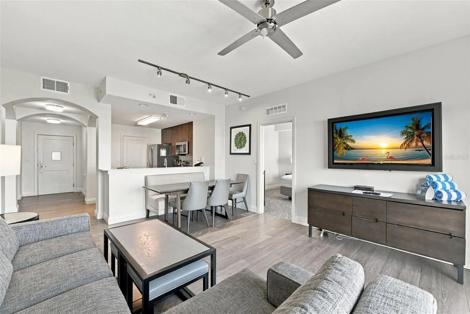 14501 Grove Resort Avenue, FL