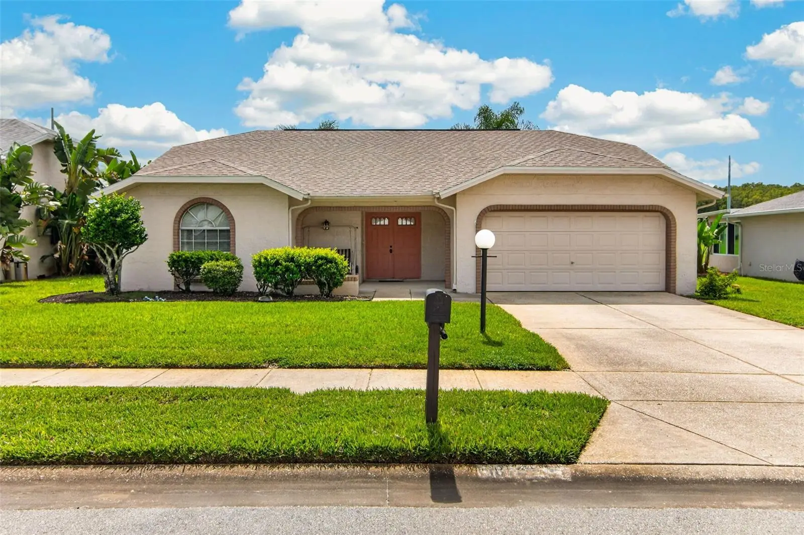 10707 Fallen Leaf Lane, FL