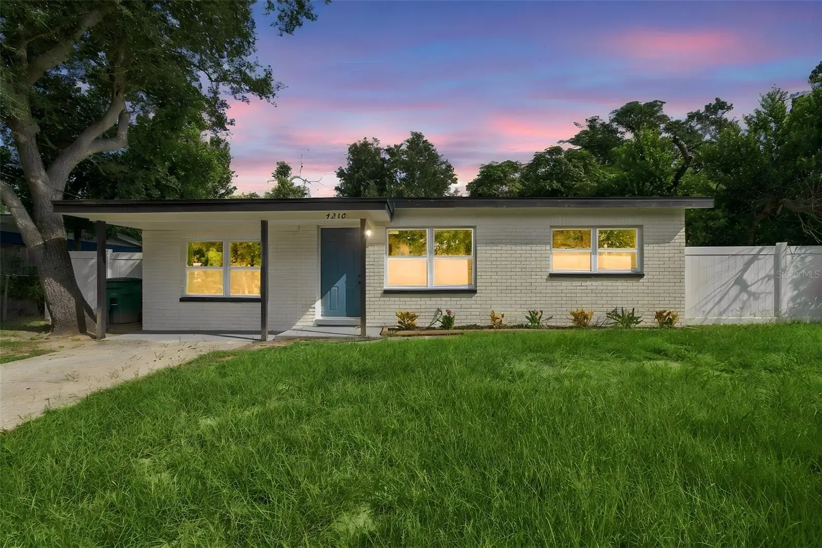 4216 Sandalwood Circle, FL