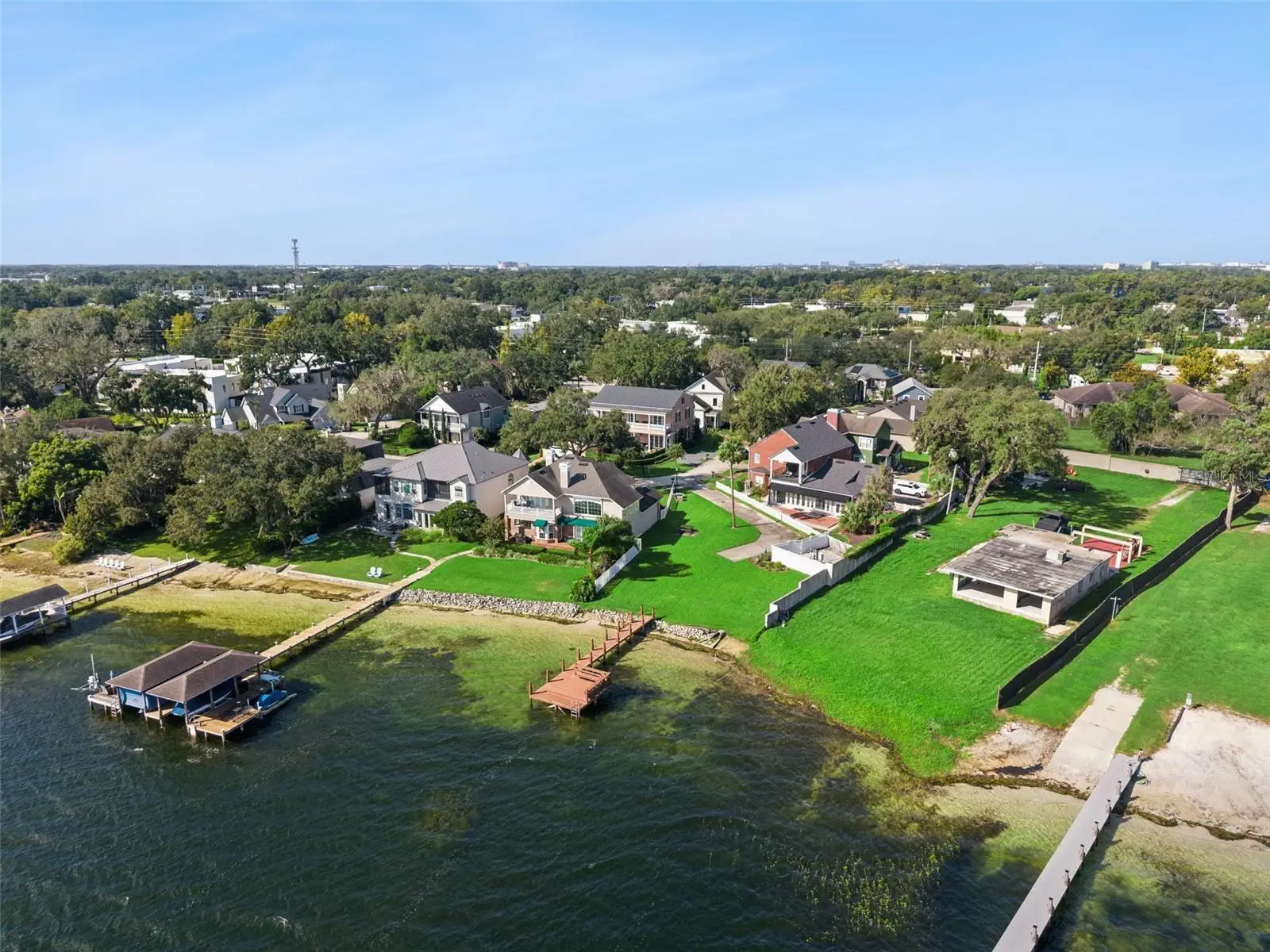 637 Lake Harbor Circle, FL
