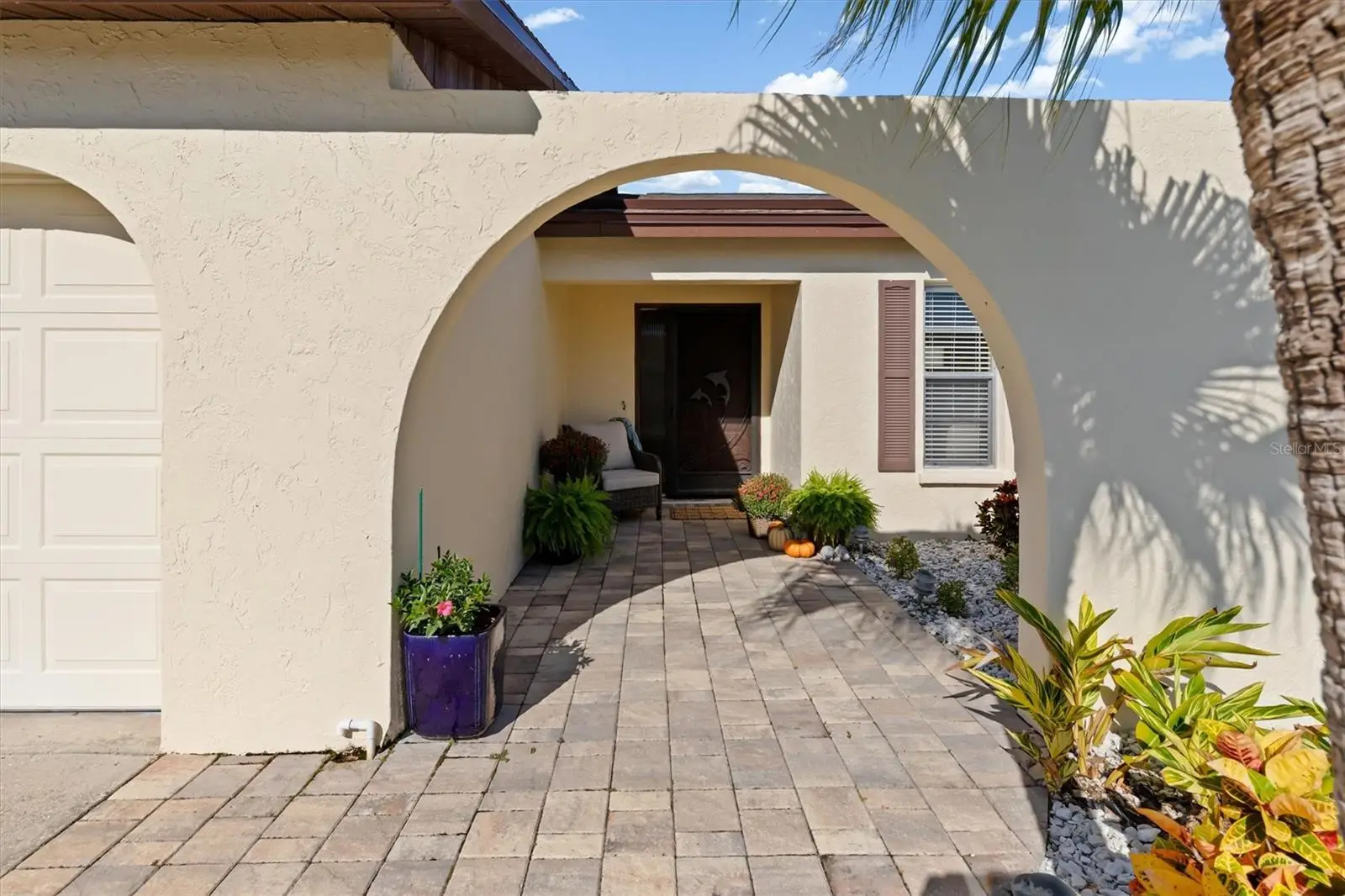 609 Bramblewood Lane, FL