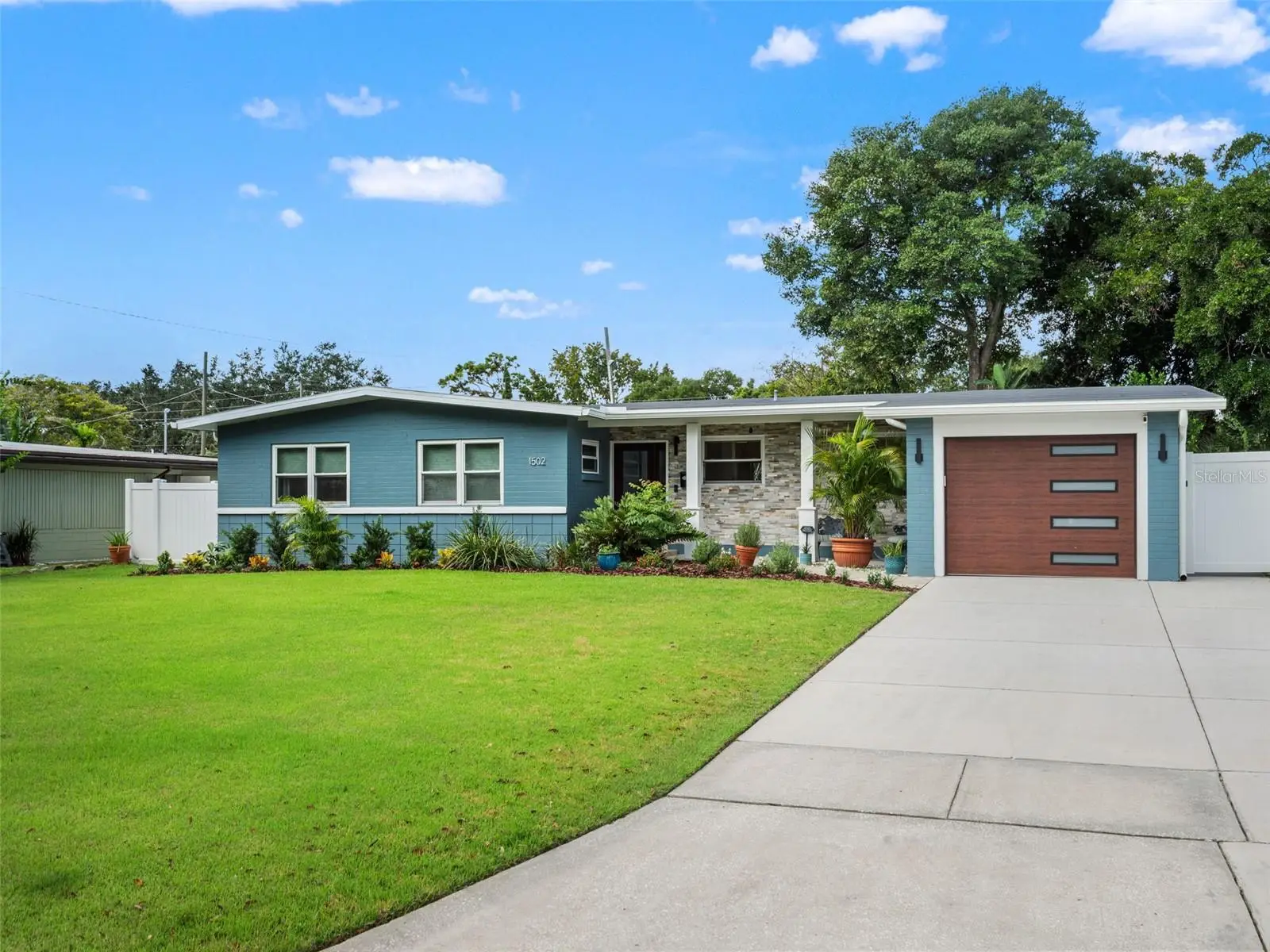 1502 Dove Drive, FL