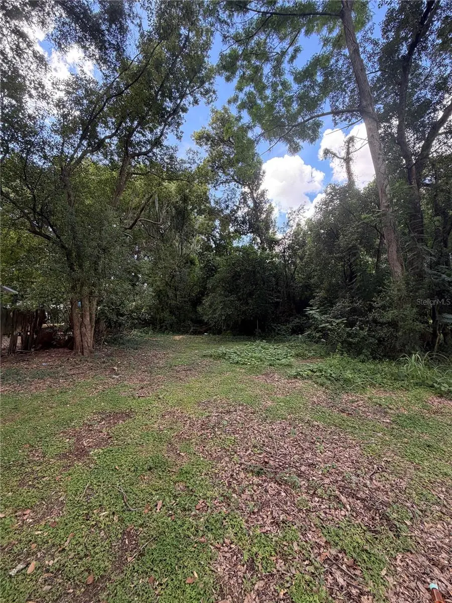 N Rhodes Street, FL