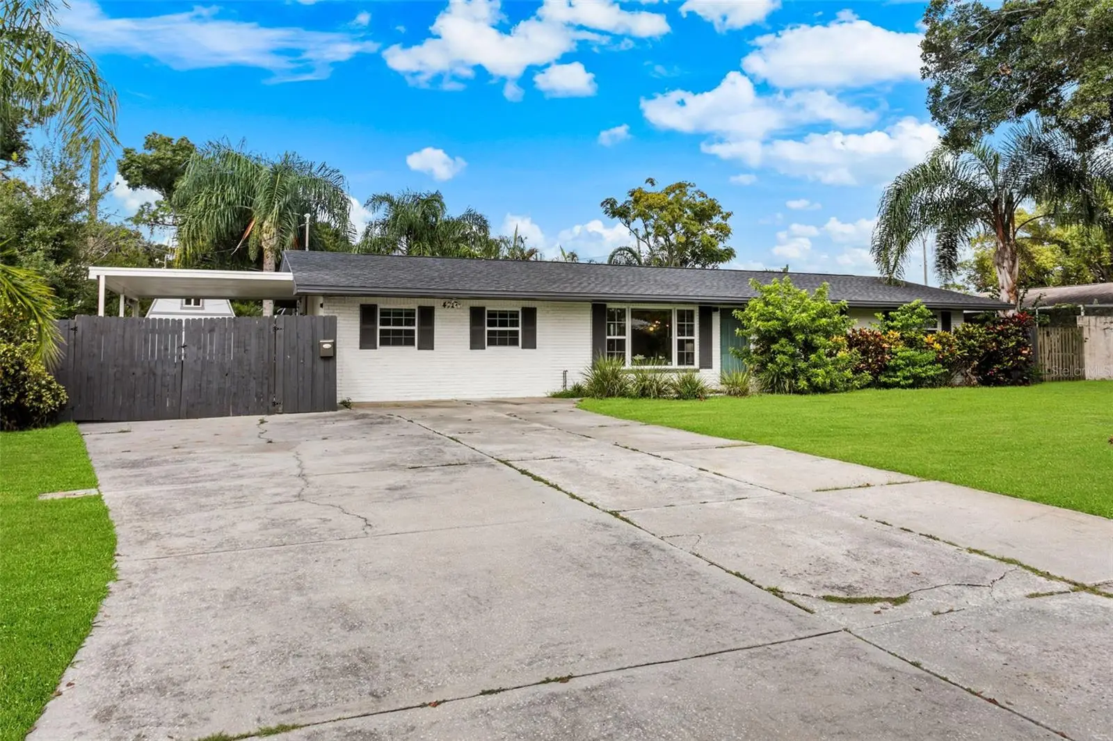 412 Deville Drive, FL