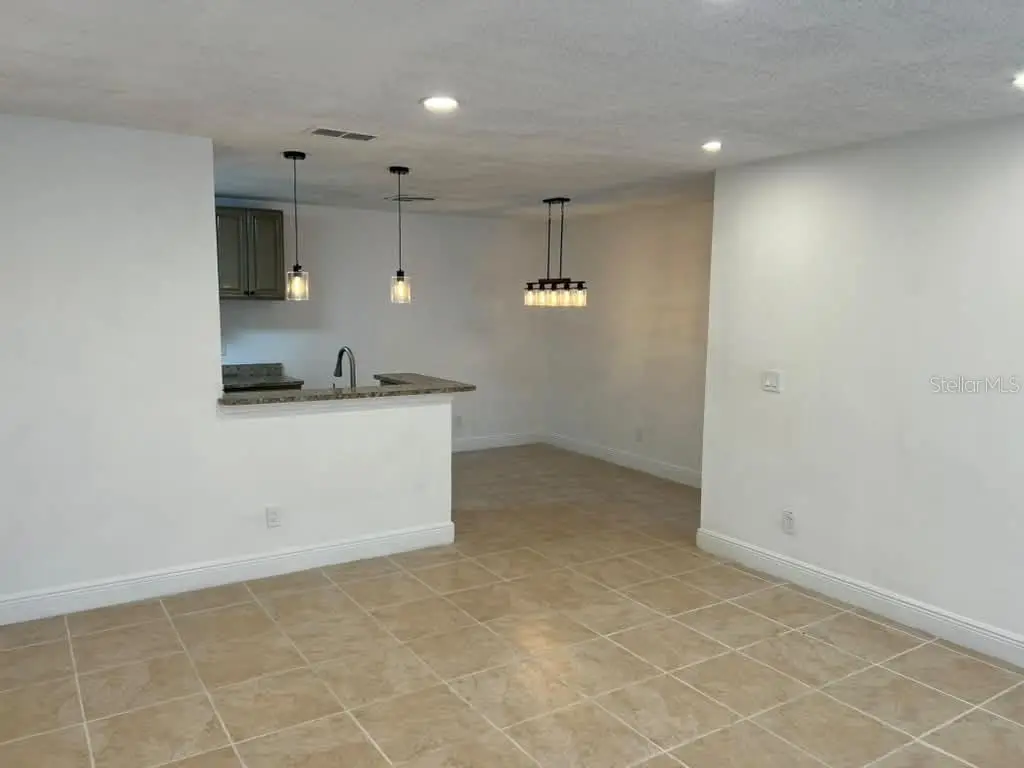 2101 Cascades Boulevard, FL