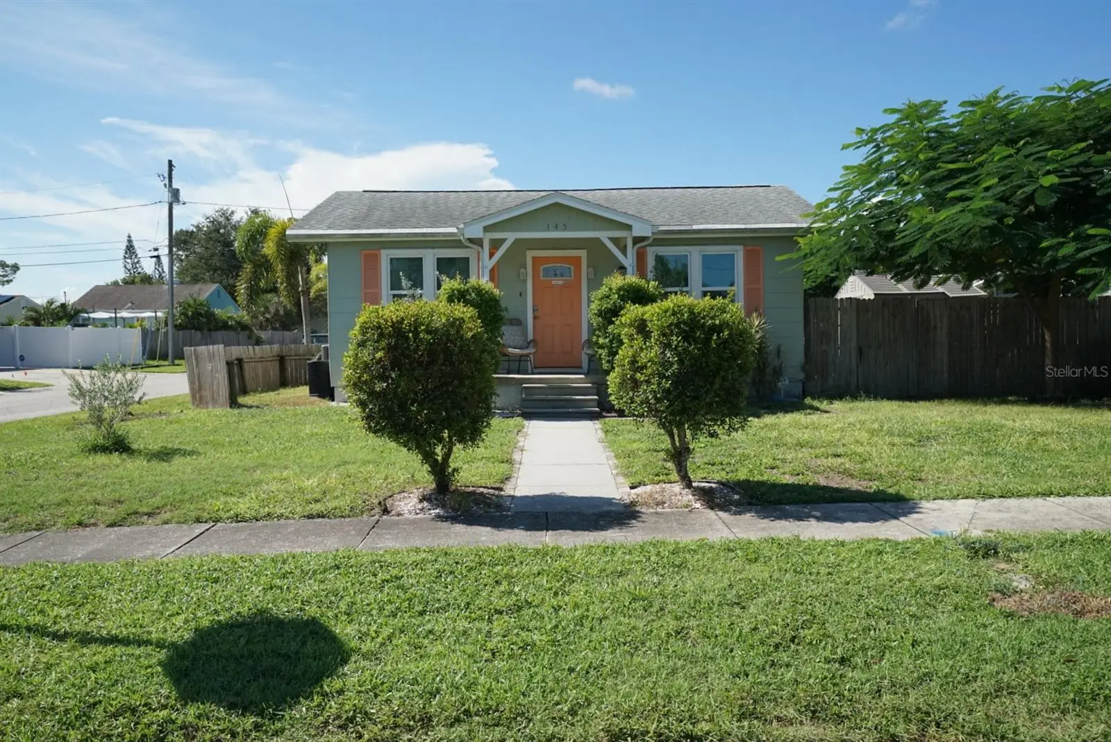 145 Lincoln Circle, FL
