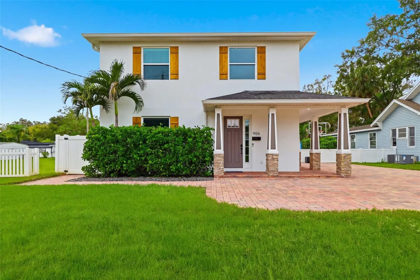 906 Peninsular Street, FL