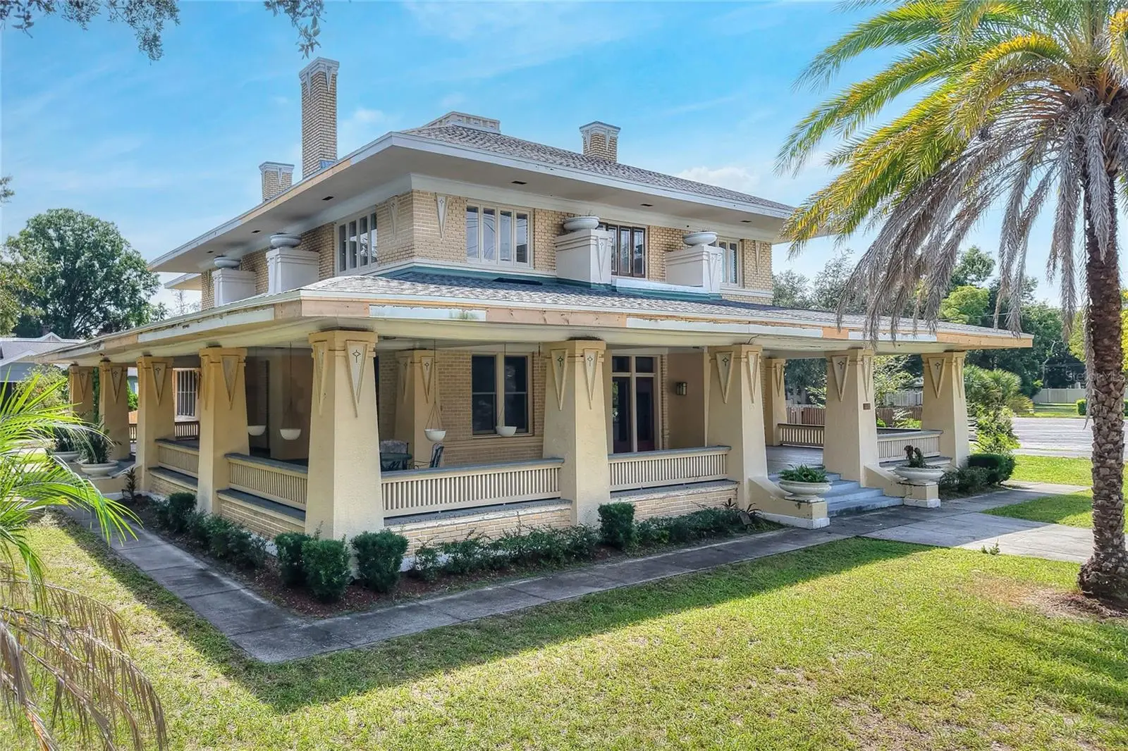 417 Frank Lloyd Wright Way, FL