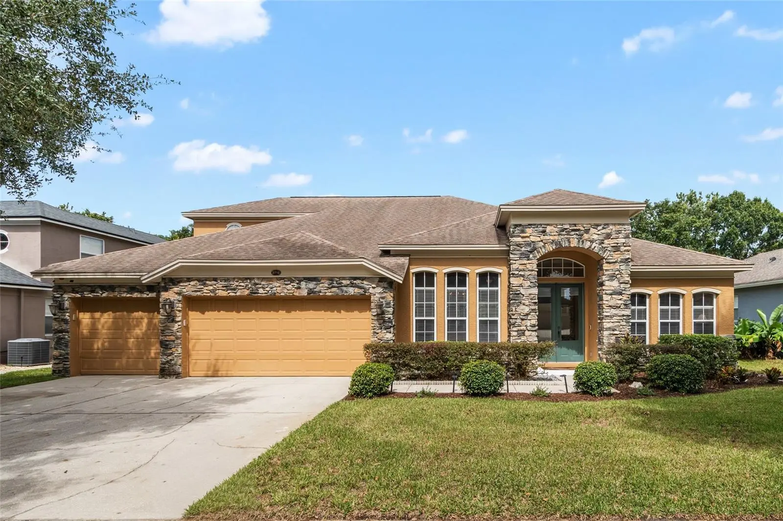 2712 Aloma Oaks Drive, FL