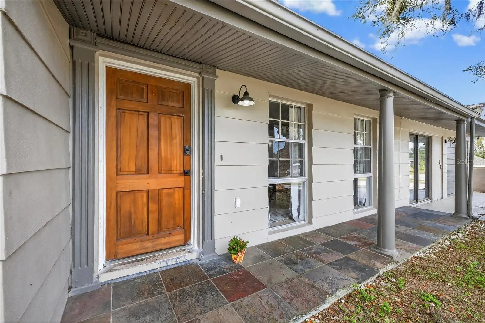 5404 Front Drive, FL