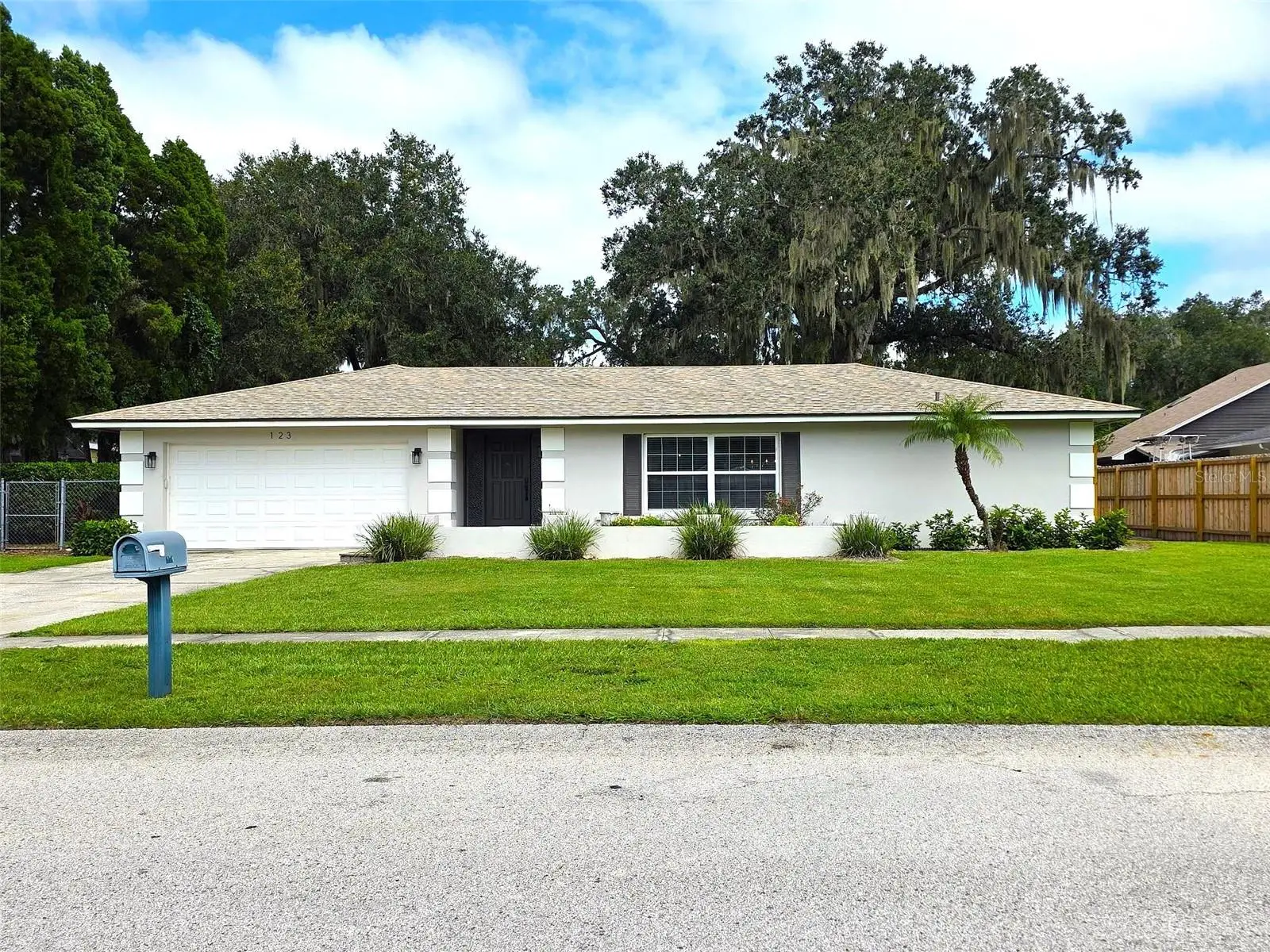 123 Elm Square, FL