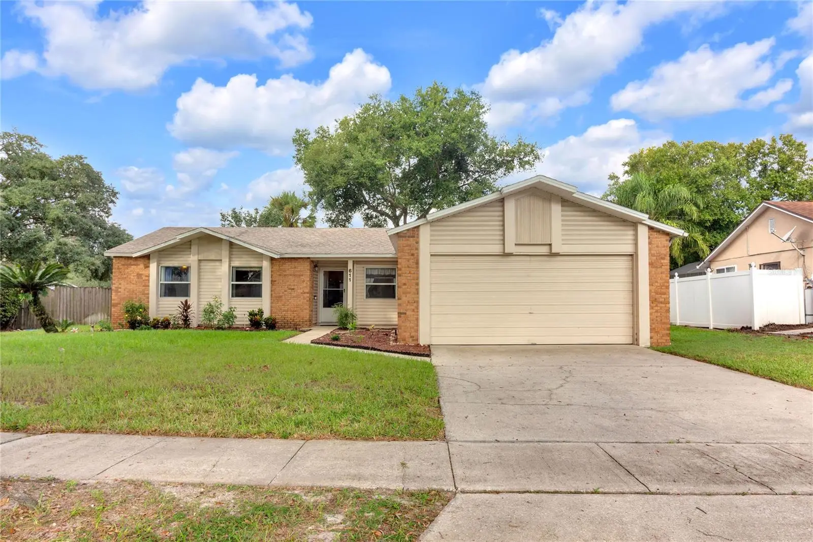 611 Sherwood Oaks Circle, FL