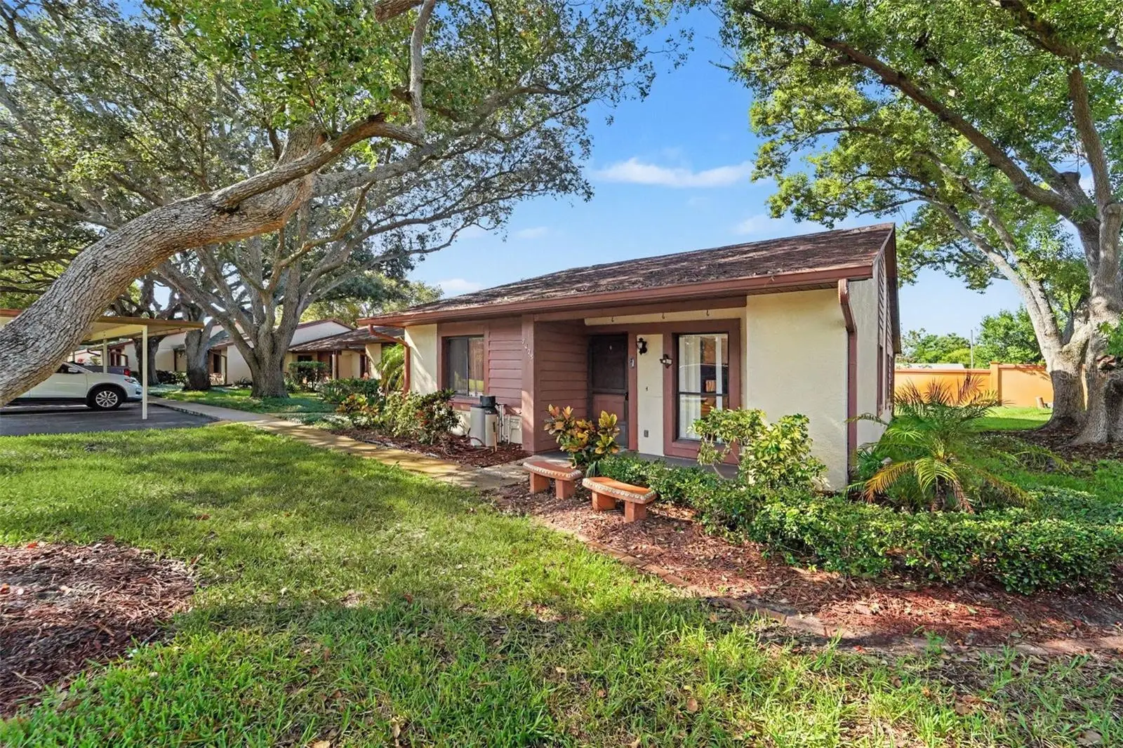 7425 Greystone Drive, FL