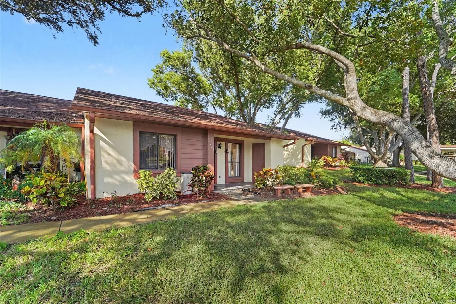 7425 Greystone Drive, FL