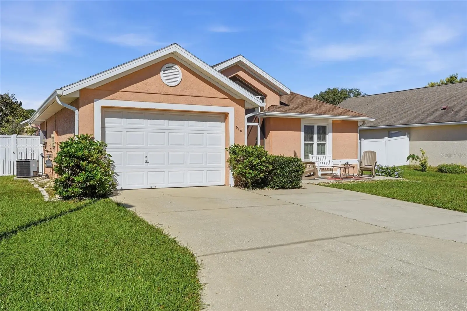 610 Burgoyne Loop, FL