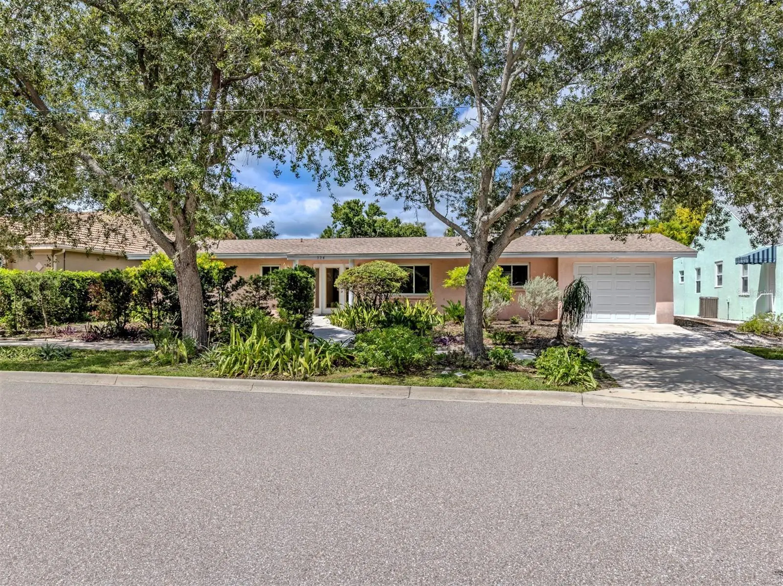 324 Ponce De Leon Avenue, FL
